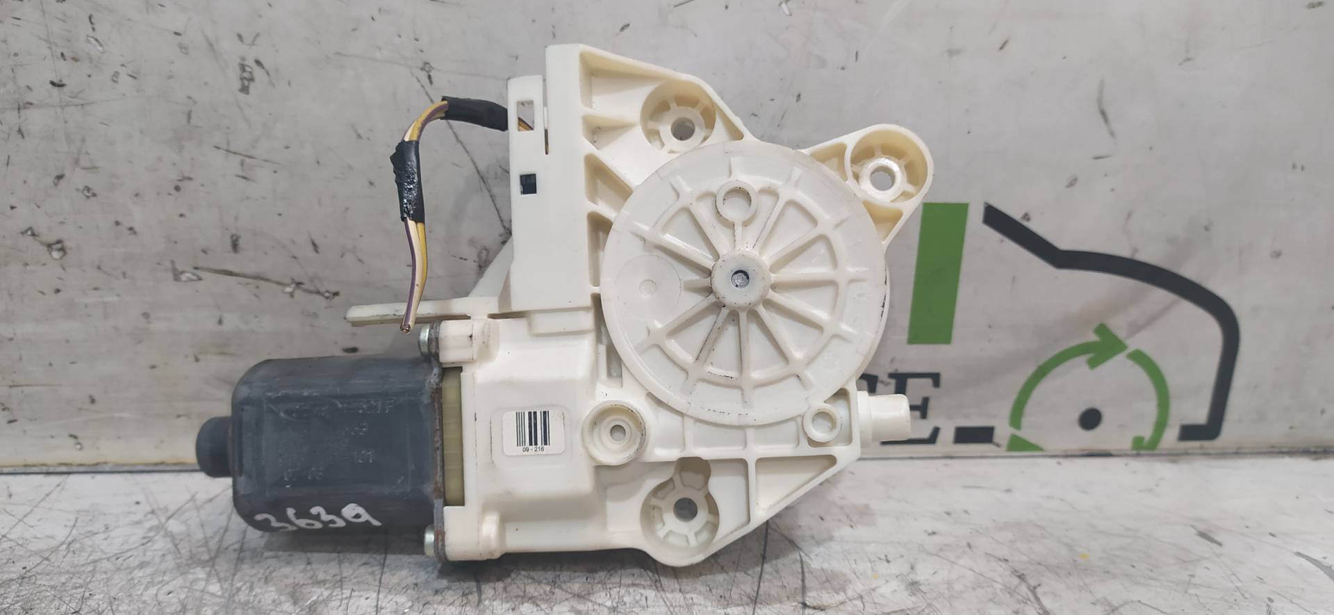 PEUGEOT Focus 2 generation (2004-2011) Motor de control geam ușă dreapta față 0130822216 20040905