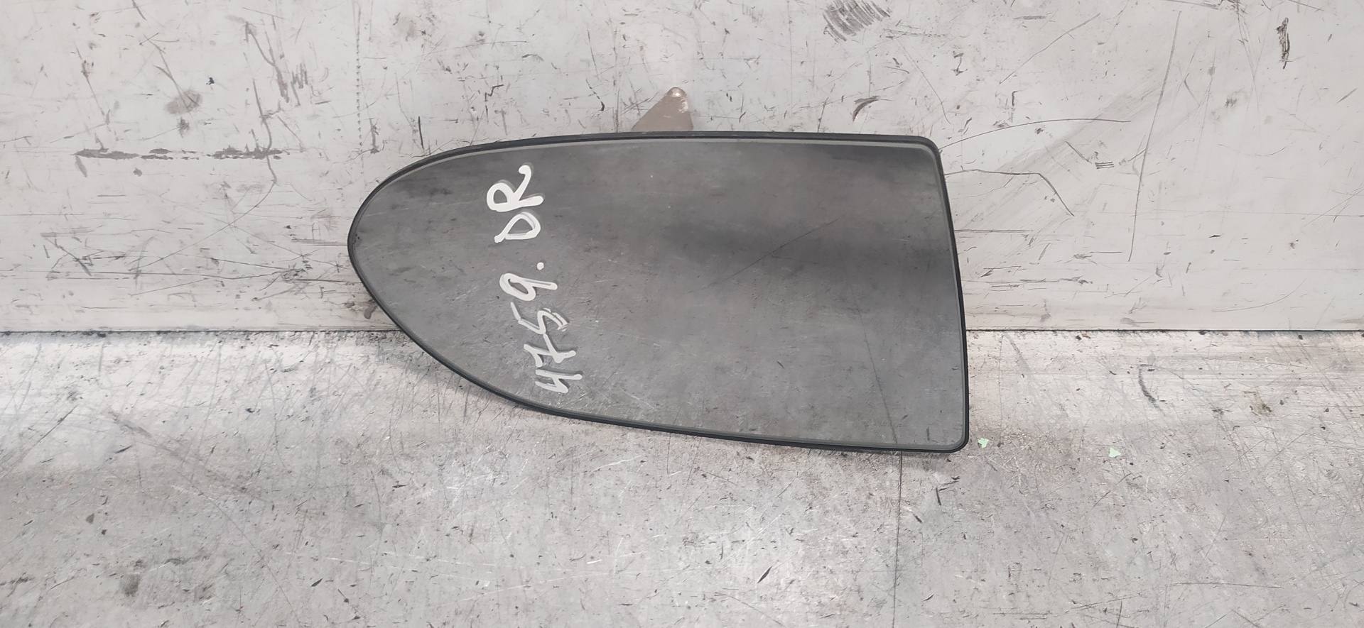 OPEL Corsa B (1993-2000) Front Right Door Mirror Glass 23363380