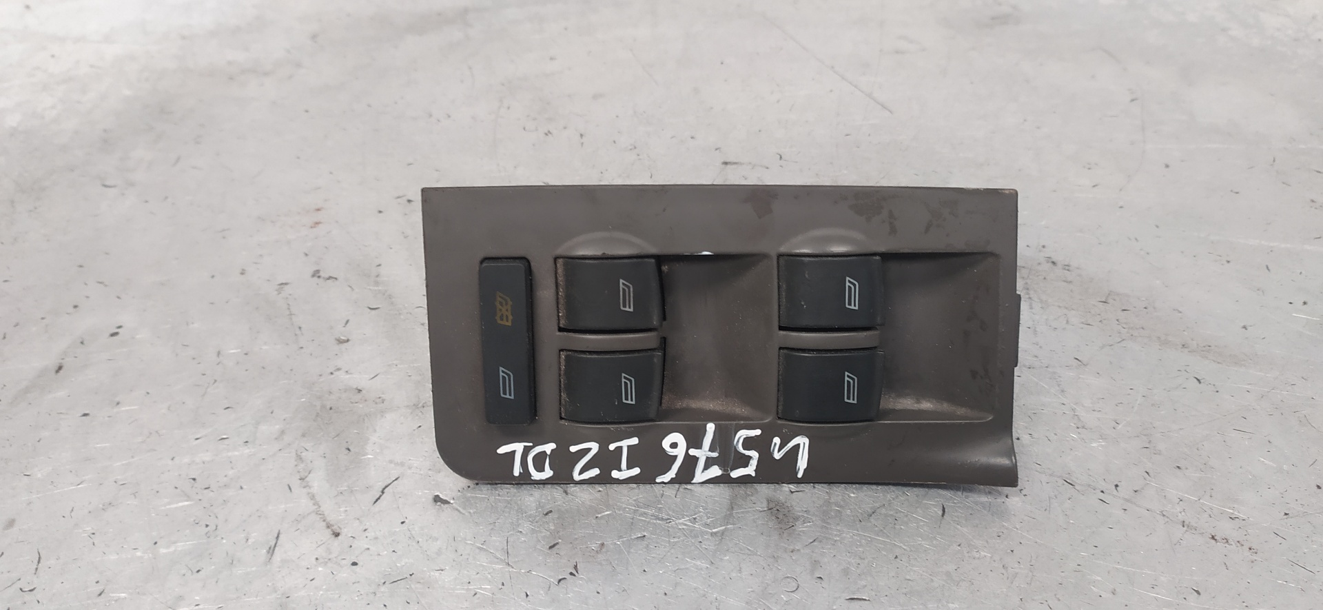 AUDI A3 8L (1996-2003) Front Left Door Window Switch 4B1959521 20121564