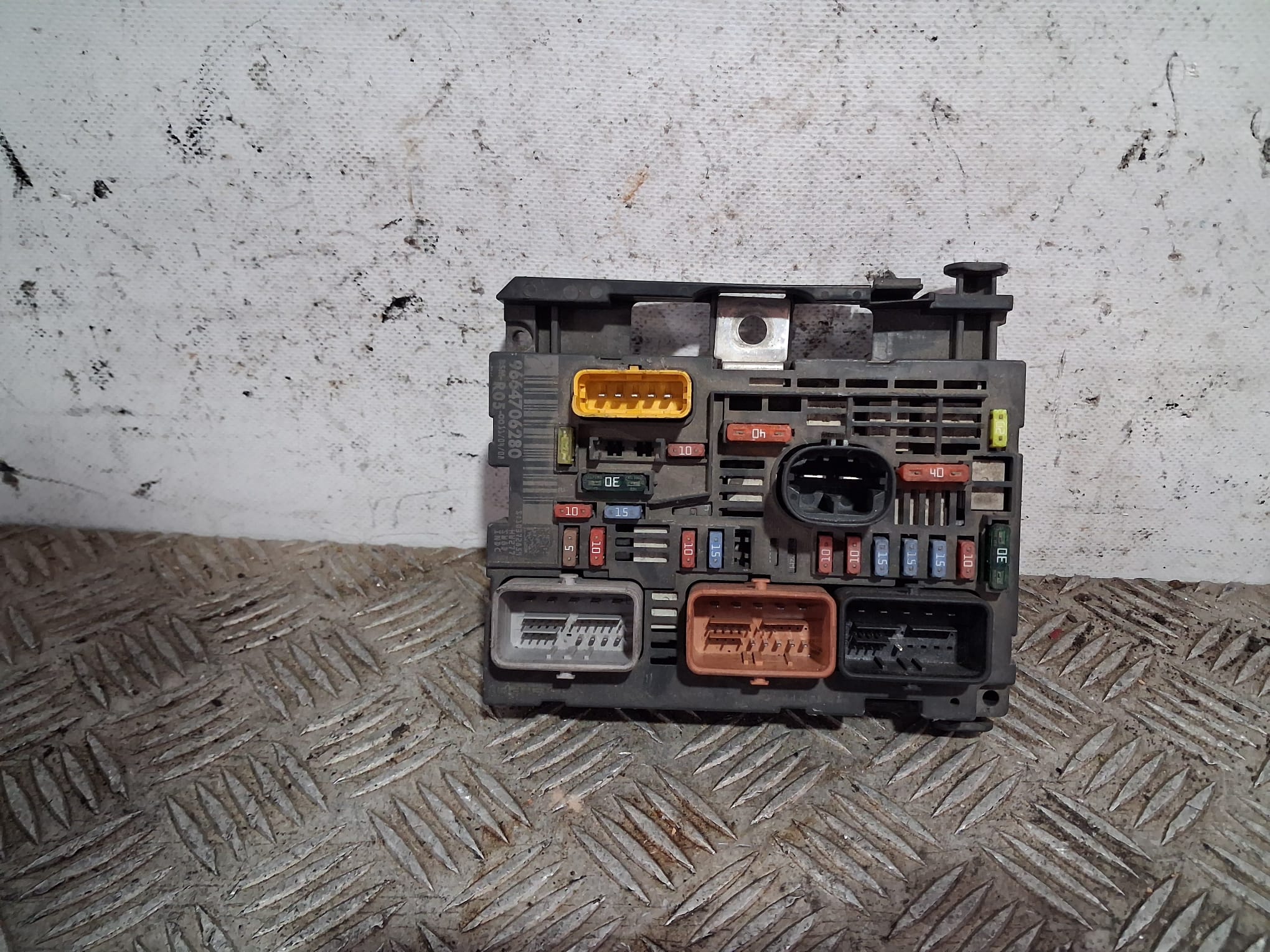 Caja de relés / fusibles 9664706280 de Peugeot 308 2007-2012 - pieza usada