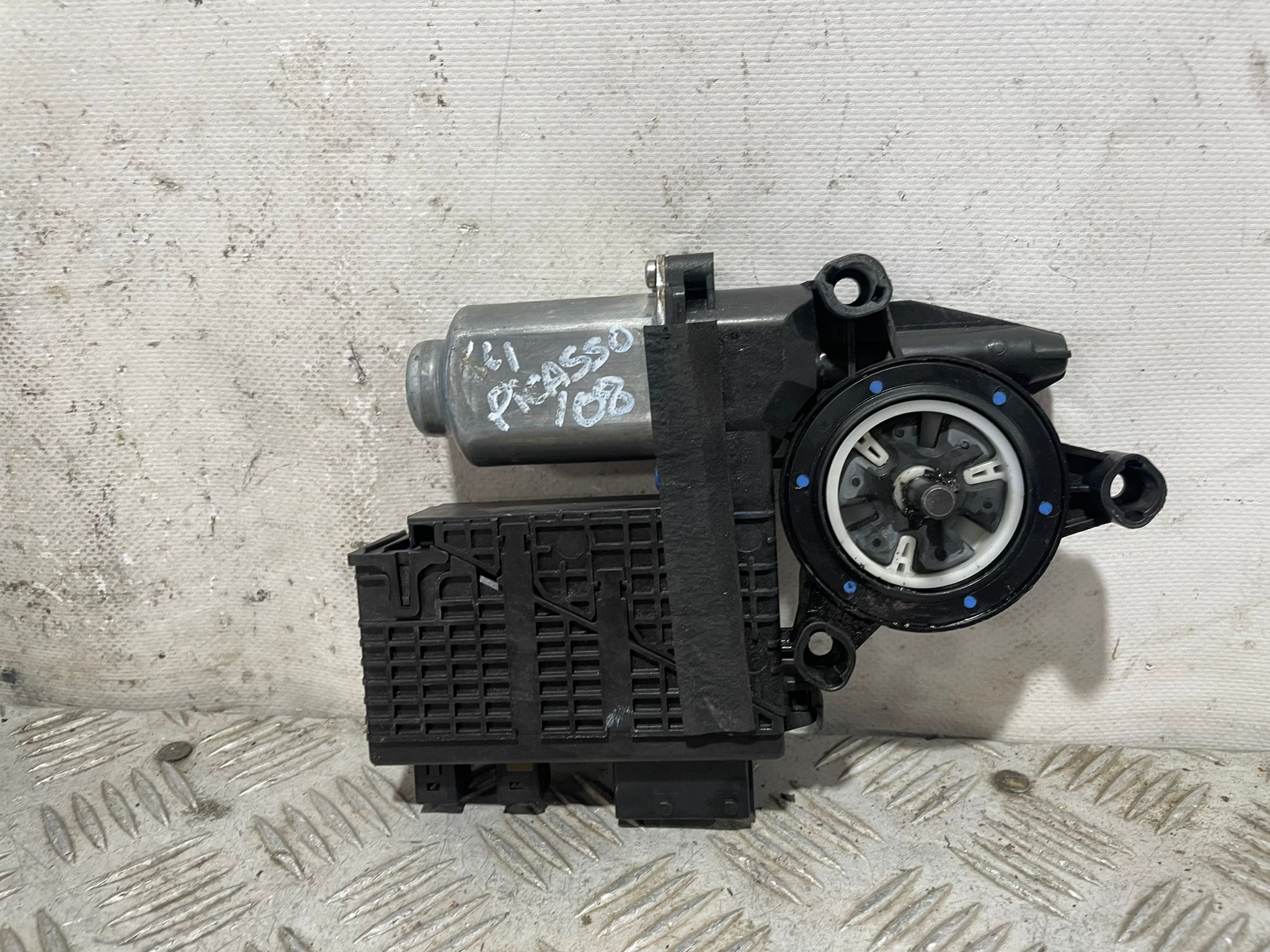 Motor elevalunas delantero derecho 9682495580 de Citroen C4 2007-2008 - pieza usada