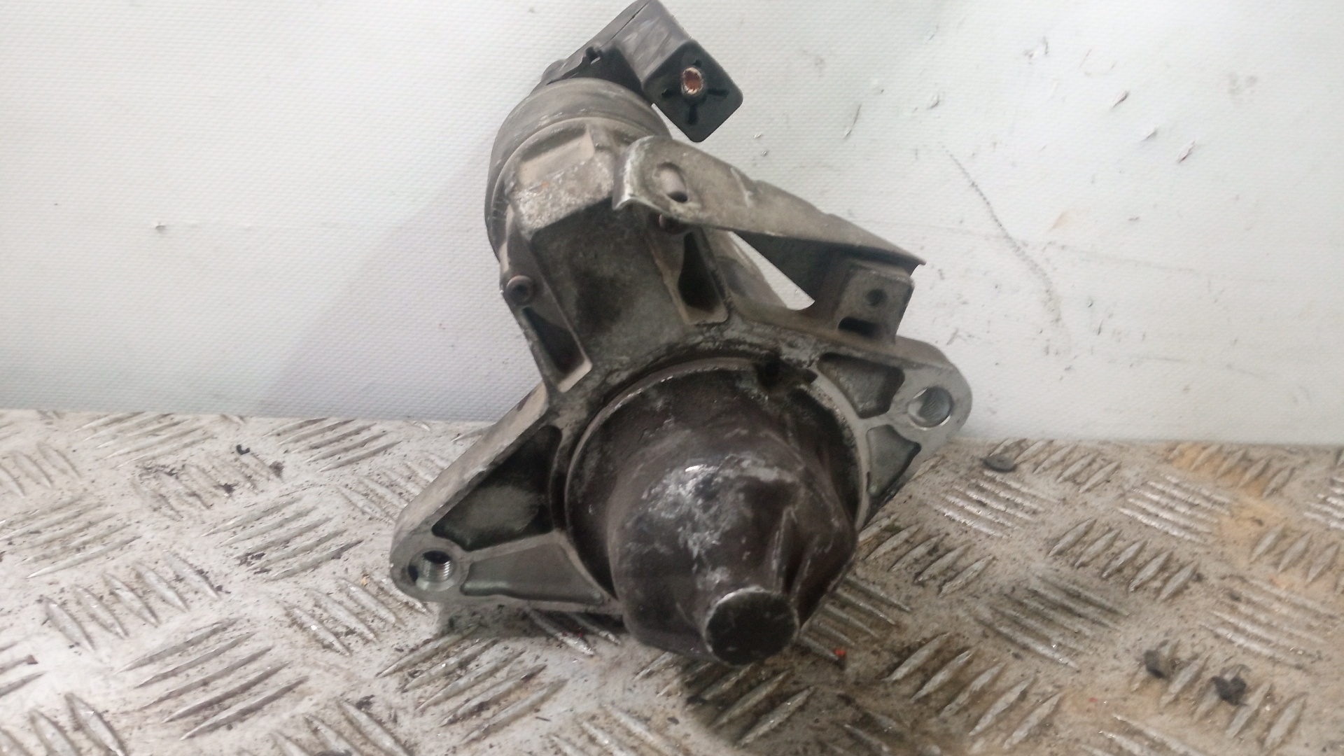 PEUGEOT 107 Peugeot 107 (2005-2014) Starter Motor 281000Q012C 22837370