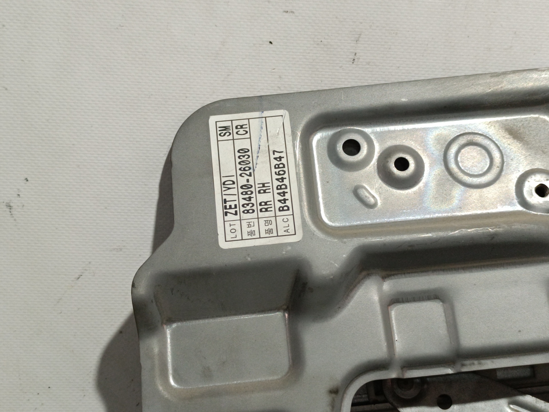 Elevalunas trasero derecho 8348026030 de Hyundai Santa fe 2001-2006 - pieza usada
