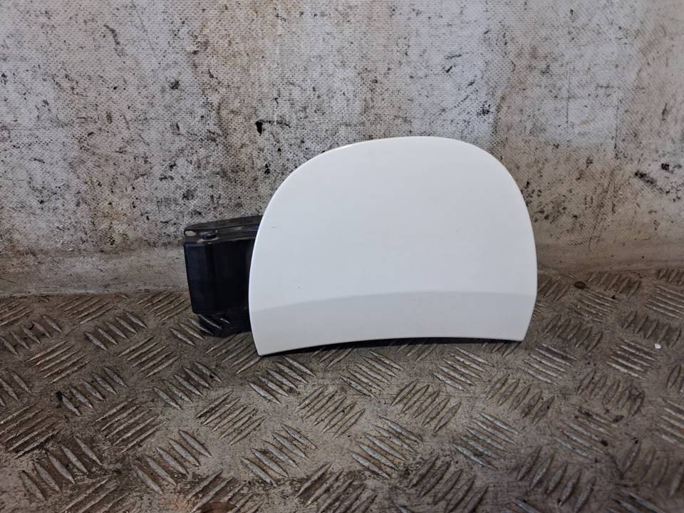 Tapa exterior combustible 9801501380 de Citroen C4 cactus 2014-2014 - pieza usada