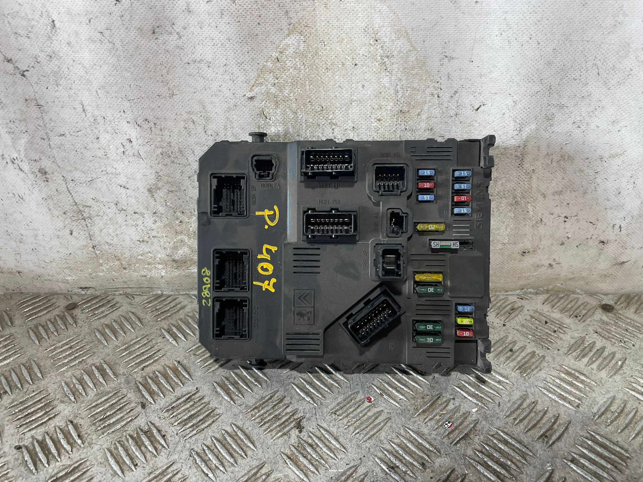 Caja de relés / fusibles 9655221080 de Peugeot 407 (6d_) 2004-2010 - pieza usada