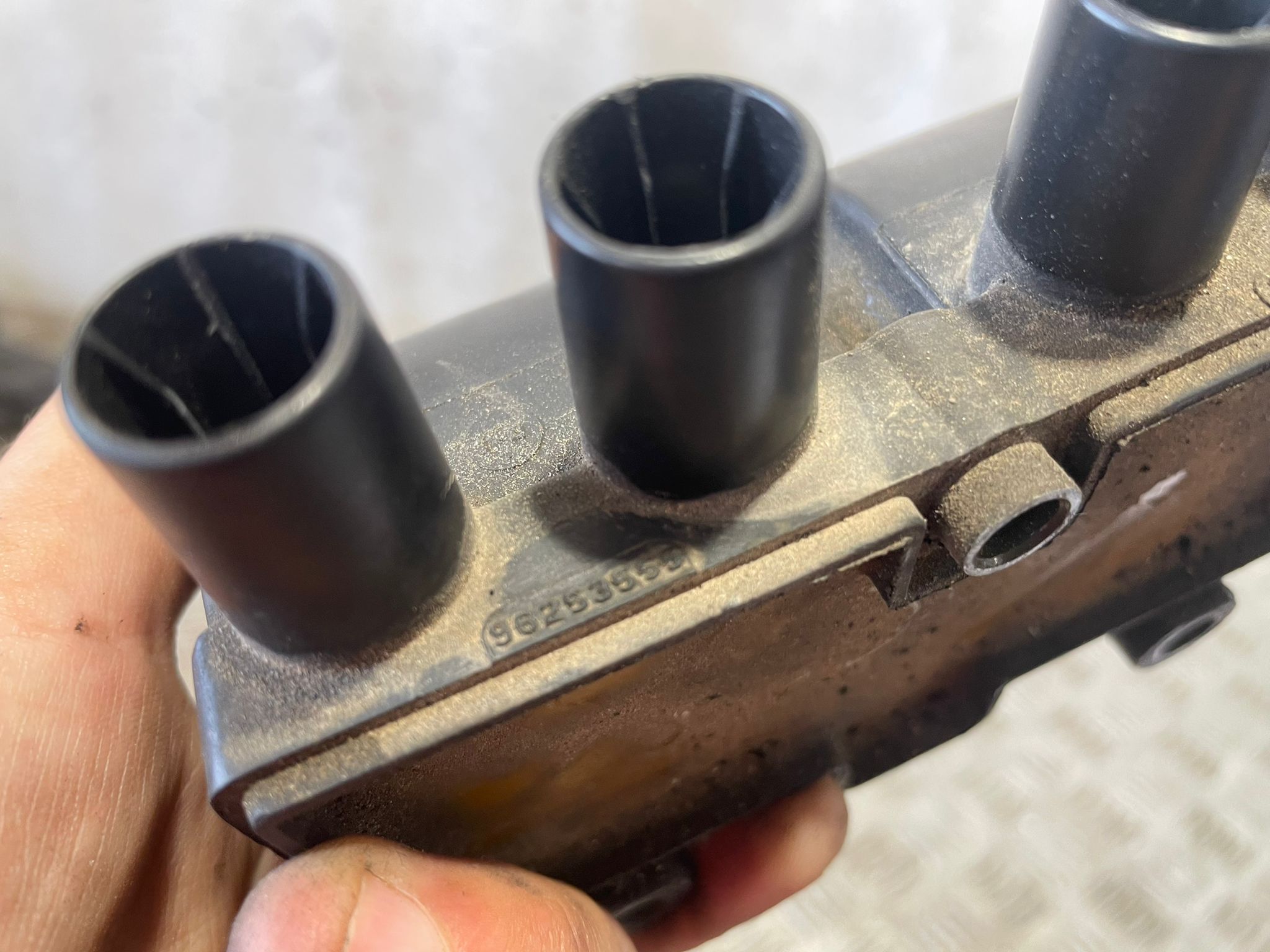 Bobina de encendido 96253555 de Daewoo Kalos 2002-2004 - pieza usada