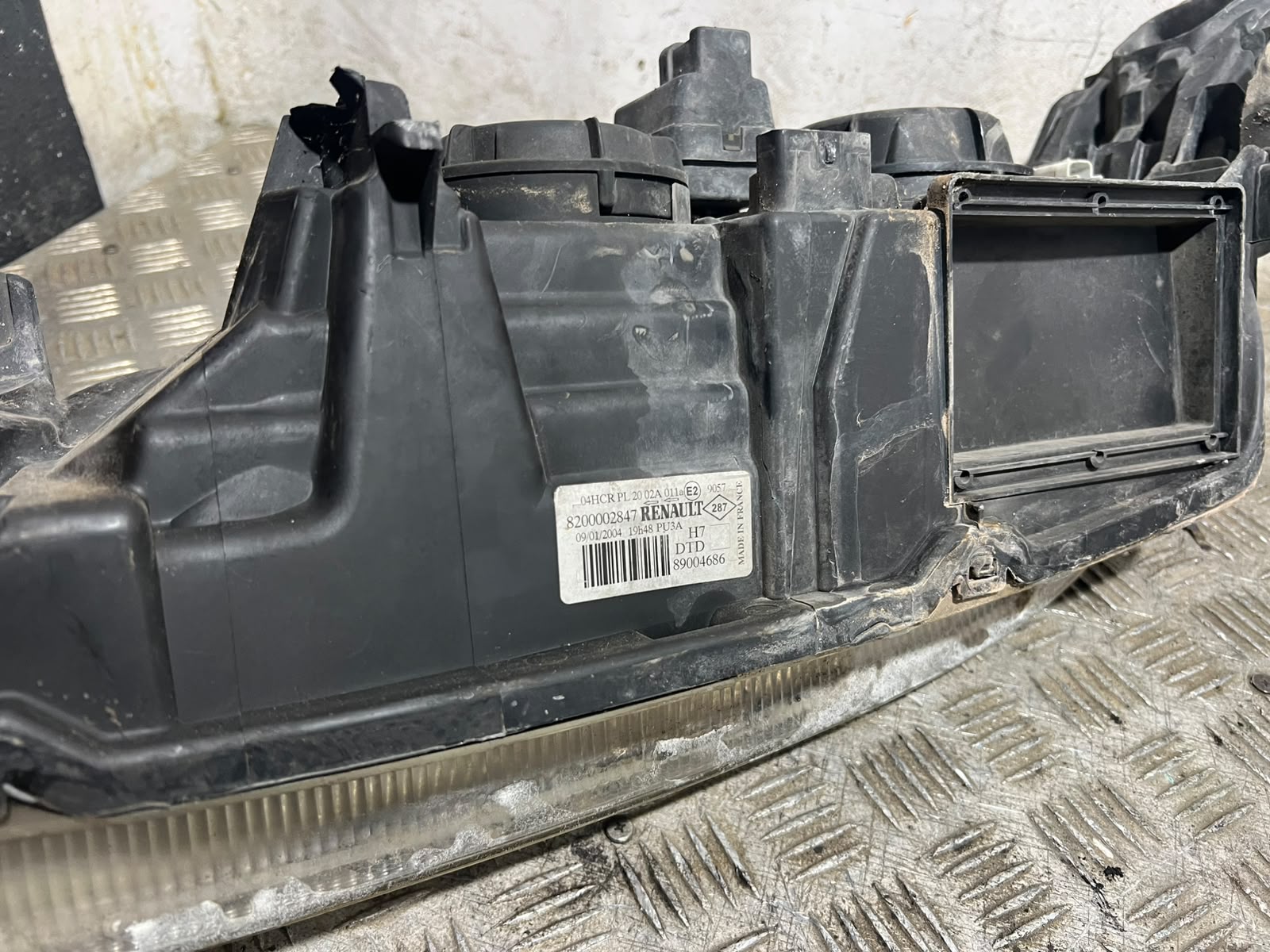 Headlamp rh 8200002847 de Renault Laguna ii 2001-2007 - pieza usada