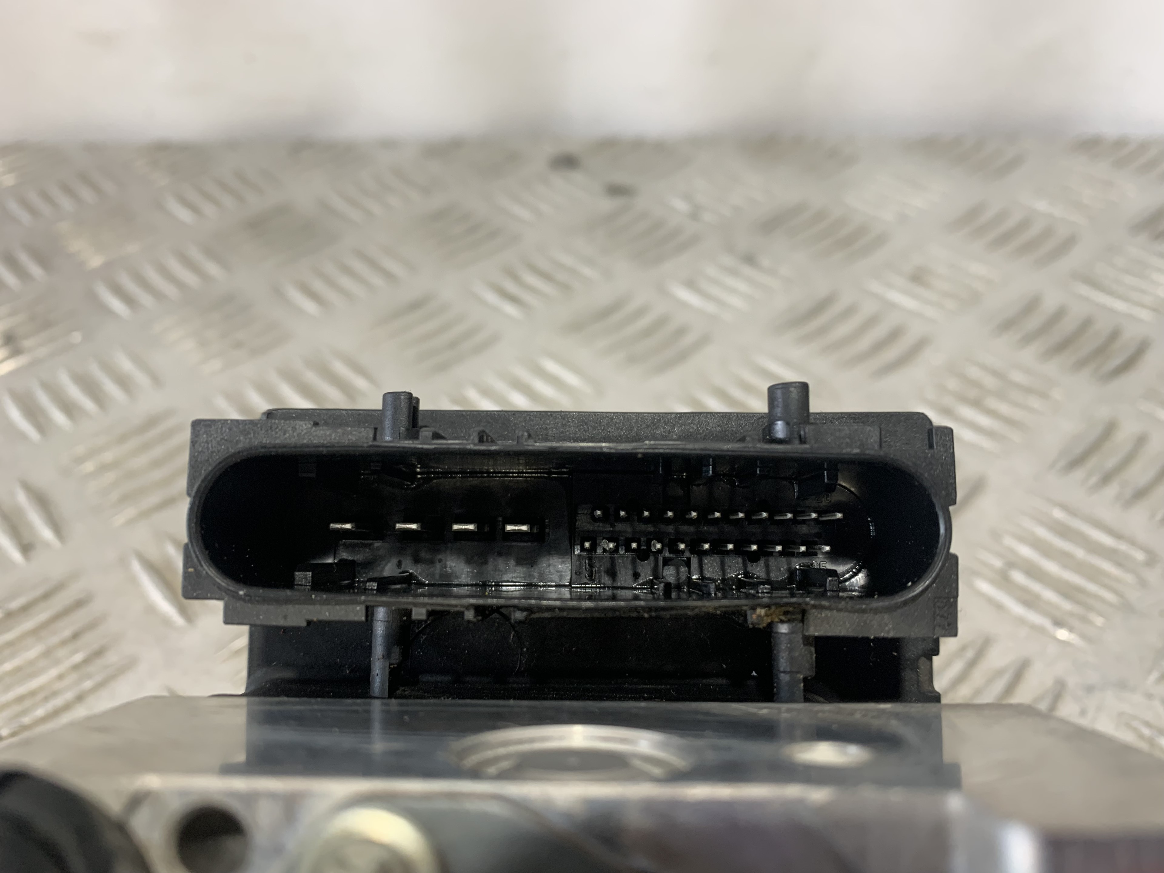 Abs 8200559749 de Renault Clio iii (br0/1, cr0/1) 2007-0 - pieza usada