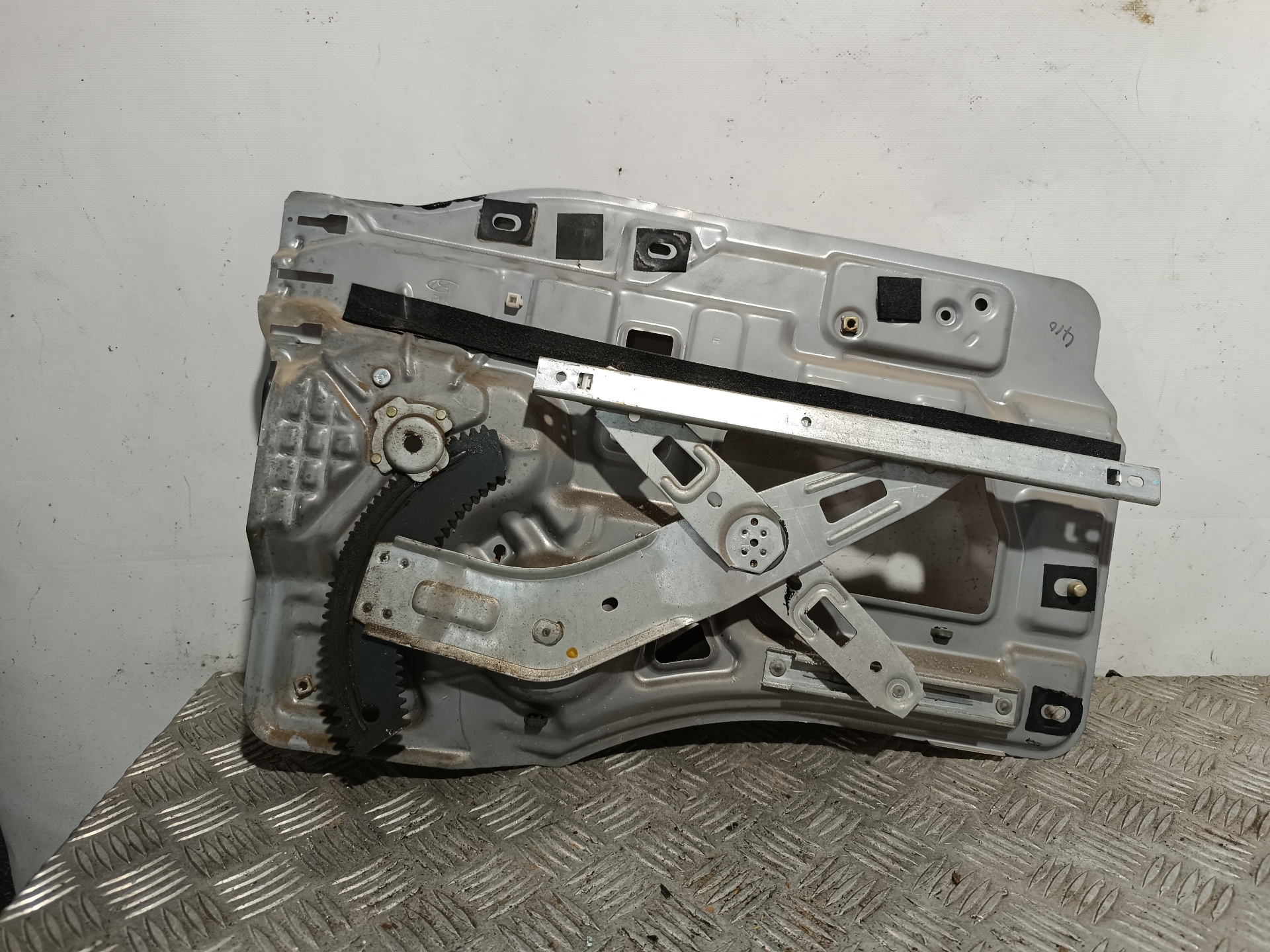 Elevalunas trasero derecho 8348026030 de Hyundai Santa fe 2001-2006 - pieza usada