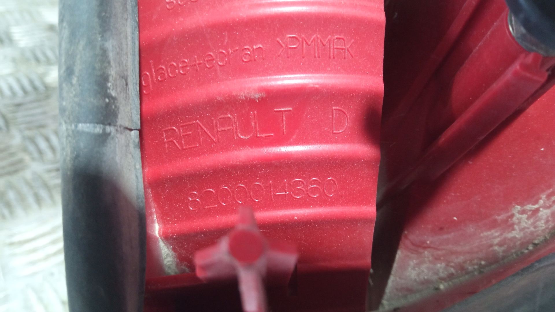 Rear lamp rh 8200014360 de Renault Vel satis (bj0_) 2002-2009 - pieza usada