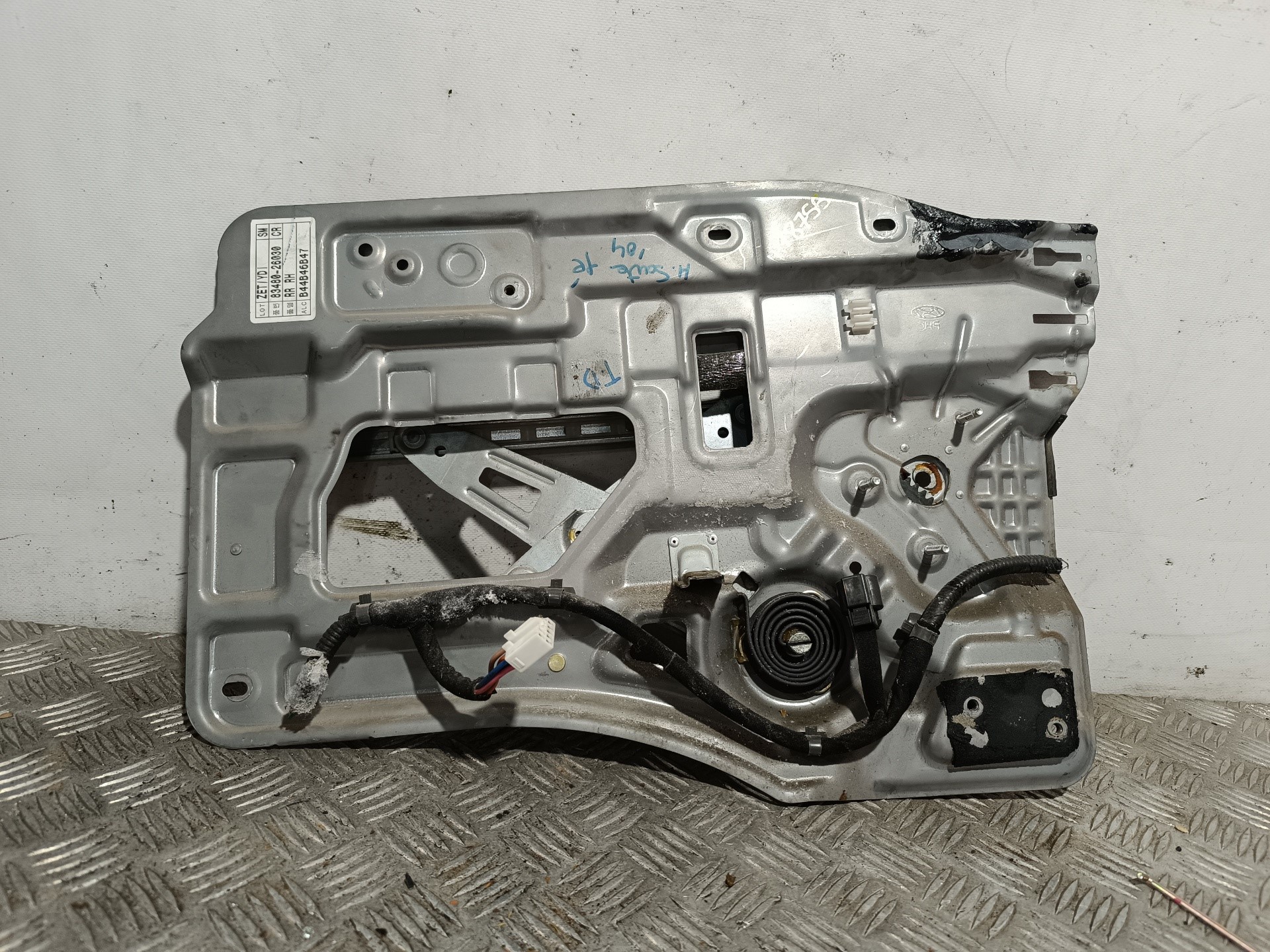 Elevalunas trasero derecho 8348026030 de Hyundai Santa fe 2001-2006