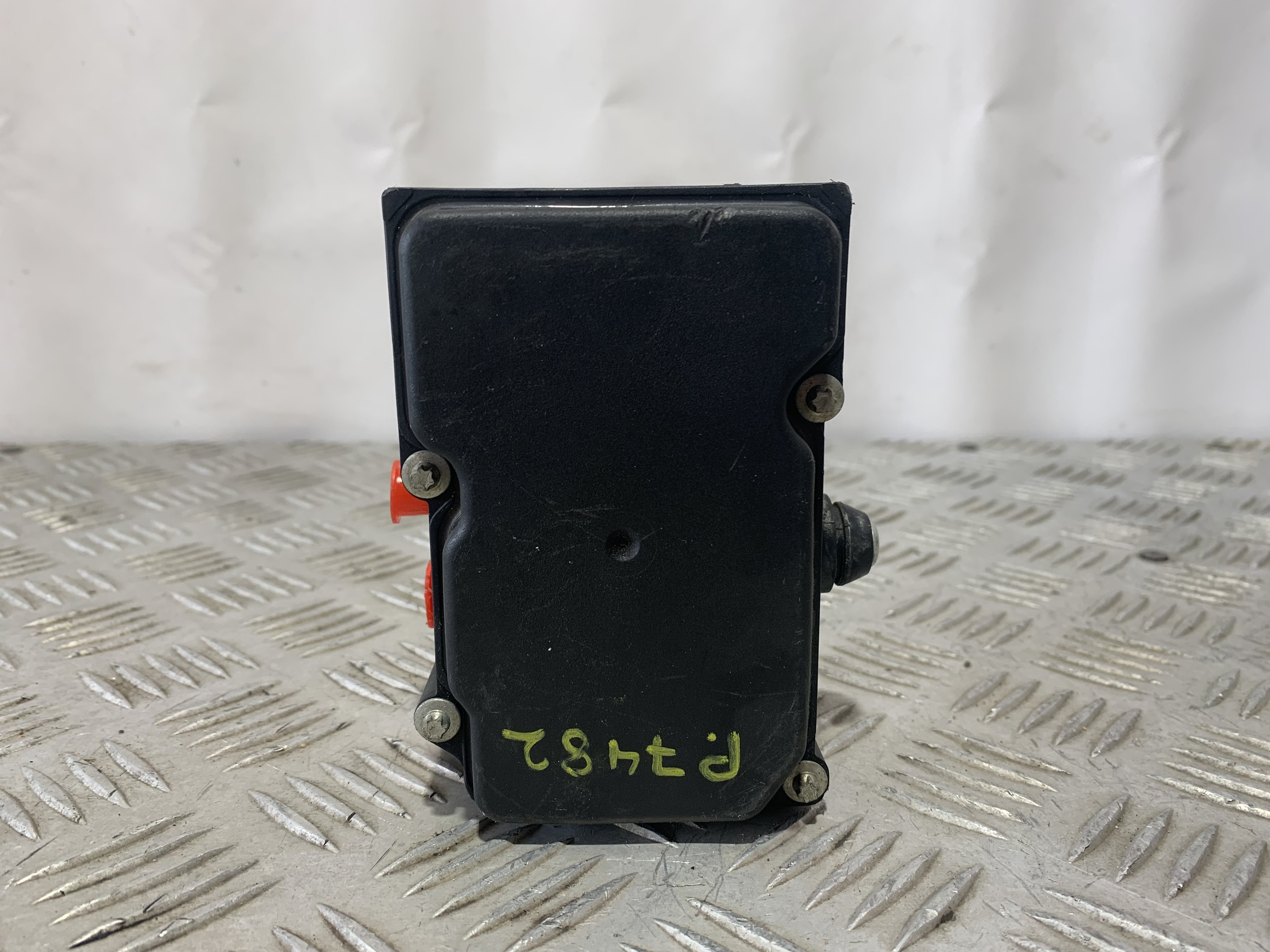 Abs 8200559749 de Renault Clio iii (br0/1, cr0/1) 2007-0 - pieza usada