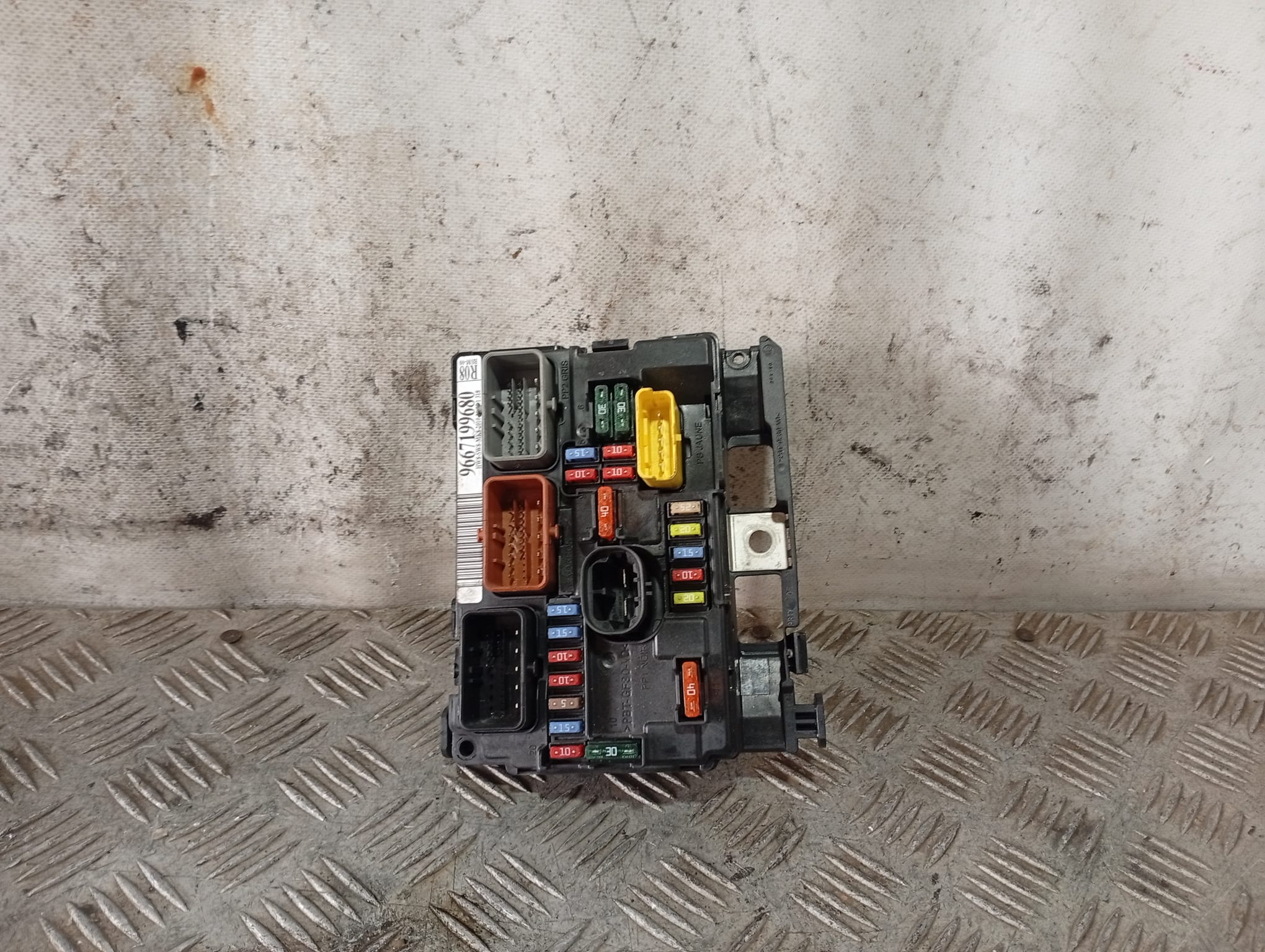 Caja de relés / fusibles 9667199680 de Peugeot 207/207+ (wa_, wc_) 2006-2015 - pieza usada