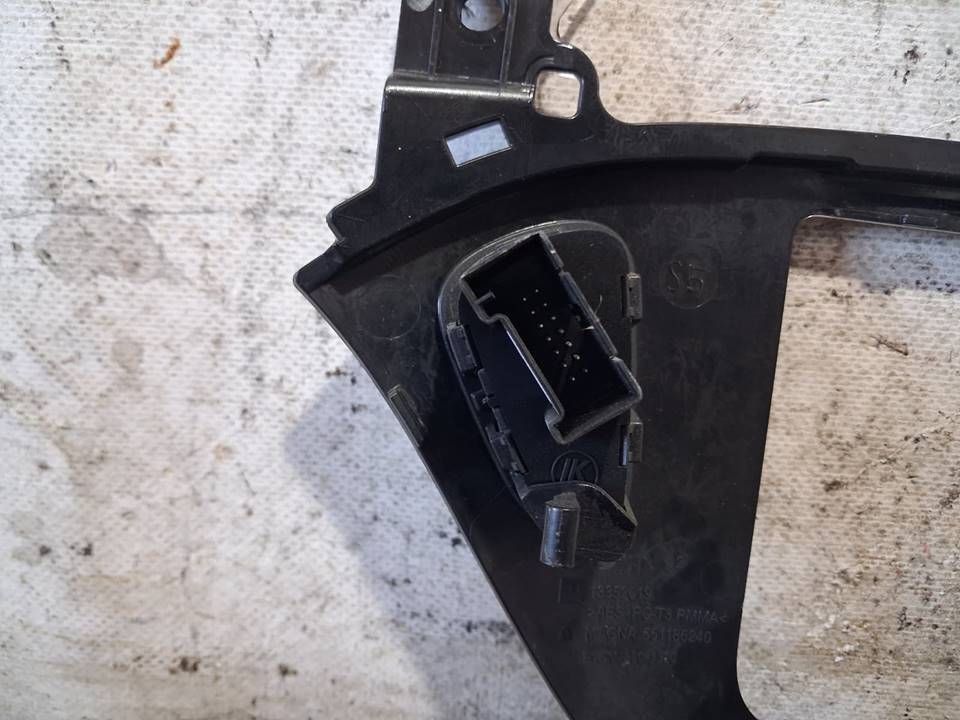 Moldura 13352019 de Opel Adam 2012-2013 - pieza usada