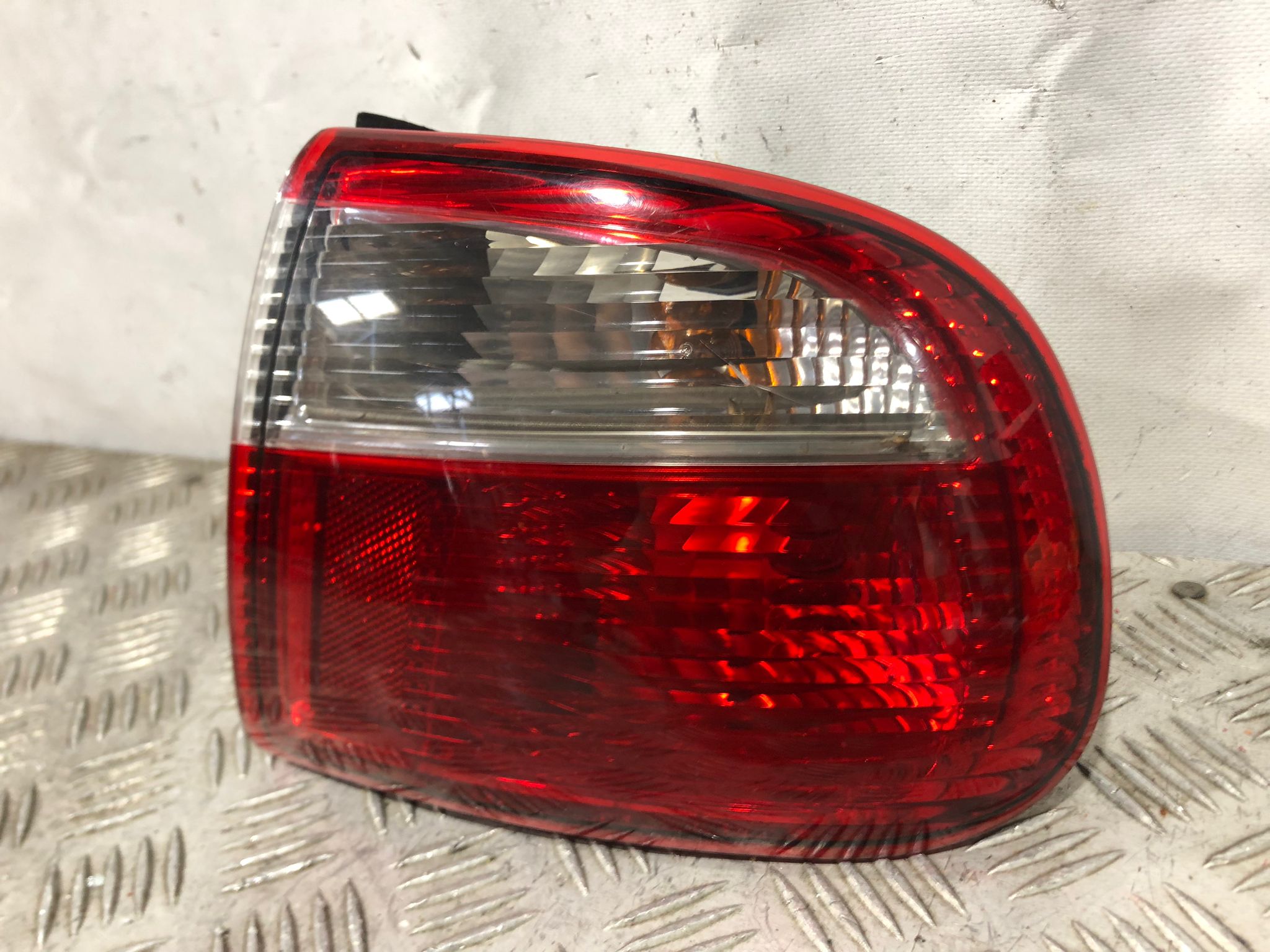 SEAT Toledo 2 generation (1999-2006) Rear Right Taillight Lamp 1M5945257 22844419