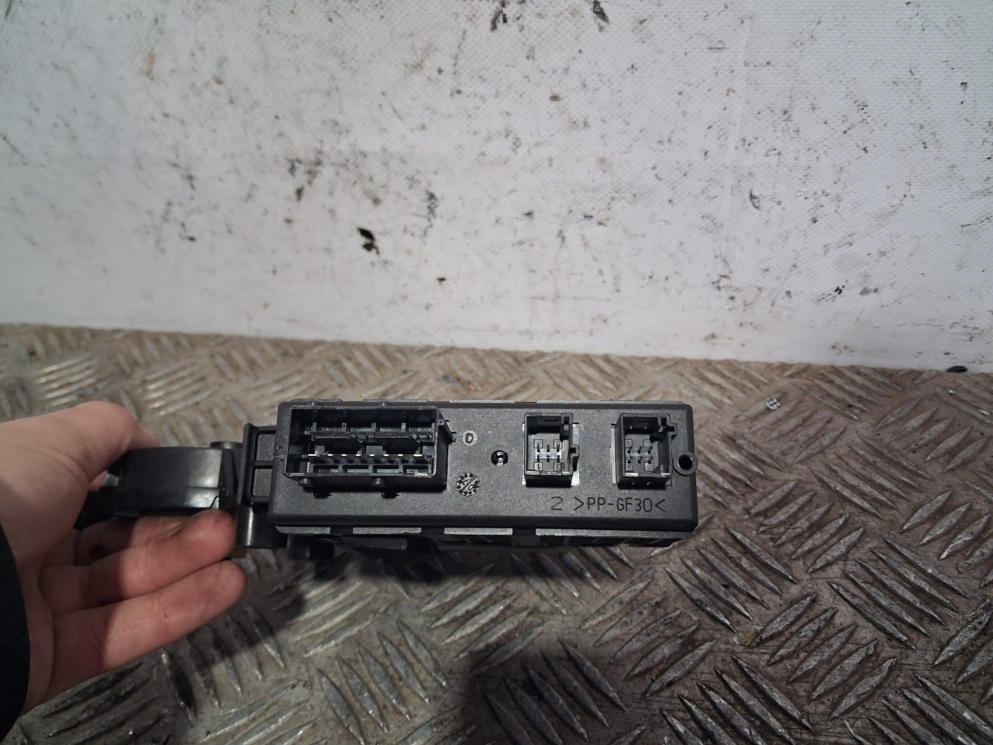 Motor elevalunas delantero izquierdo 9682495580 de Citroen C4 2007-2008 - pieza usada