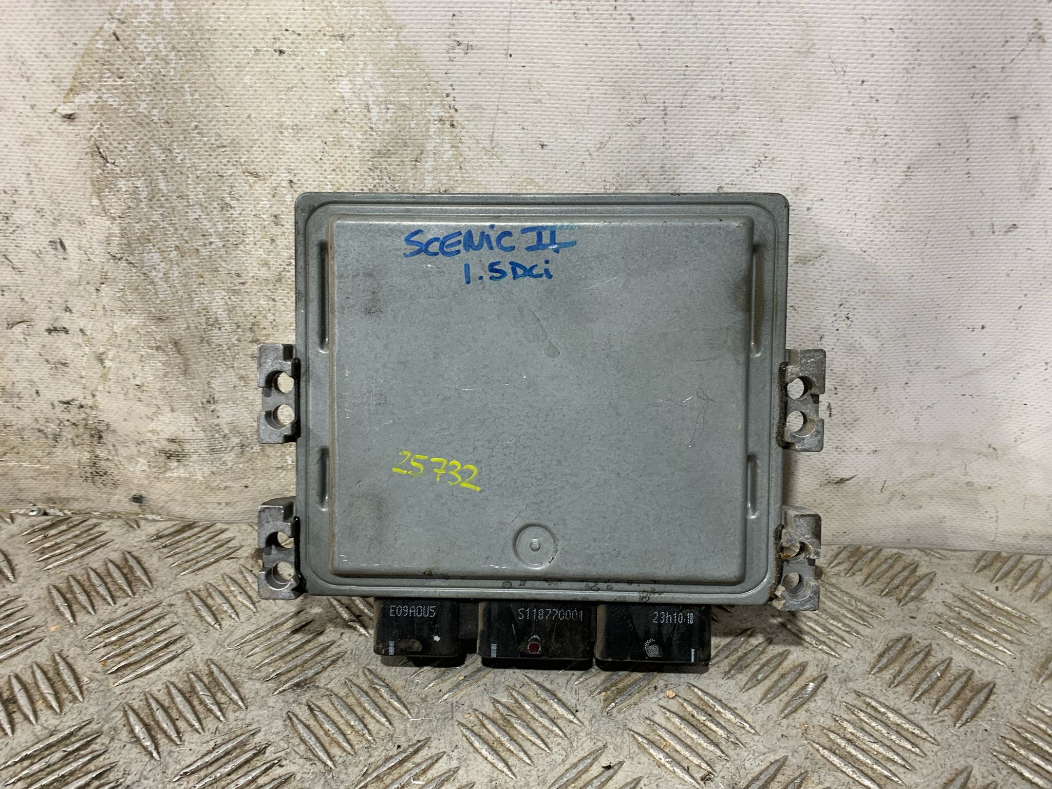 Motorsteuergerät 8200565863 de Renault Scénic ii (jm0/1_) 2003-2006 - pieza usada