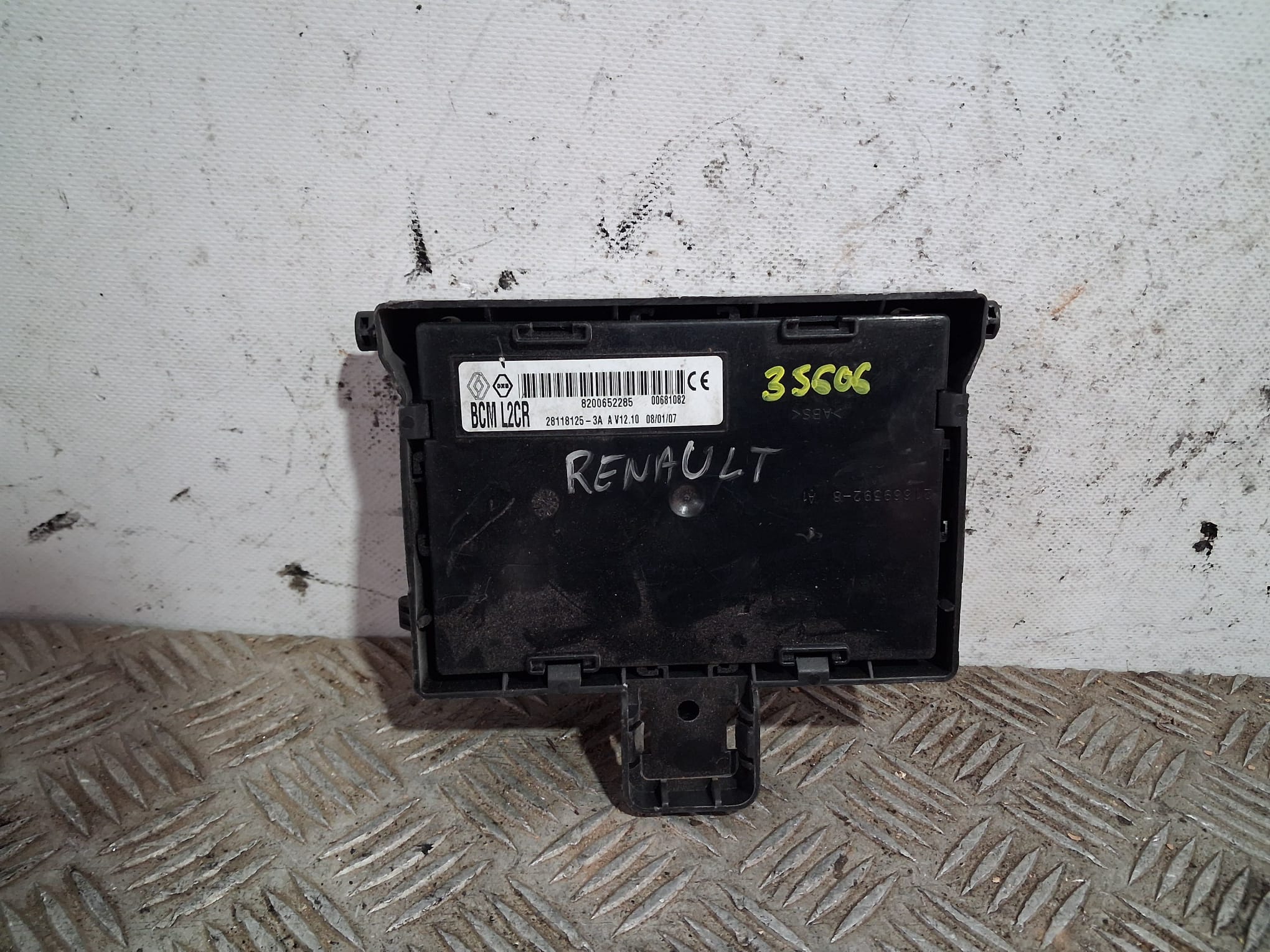 Modulo elettronico 8200652285 de Renault Clio iii (br0/1, cr0/1) 2007-0