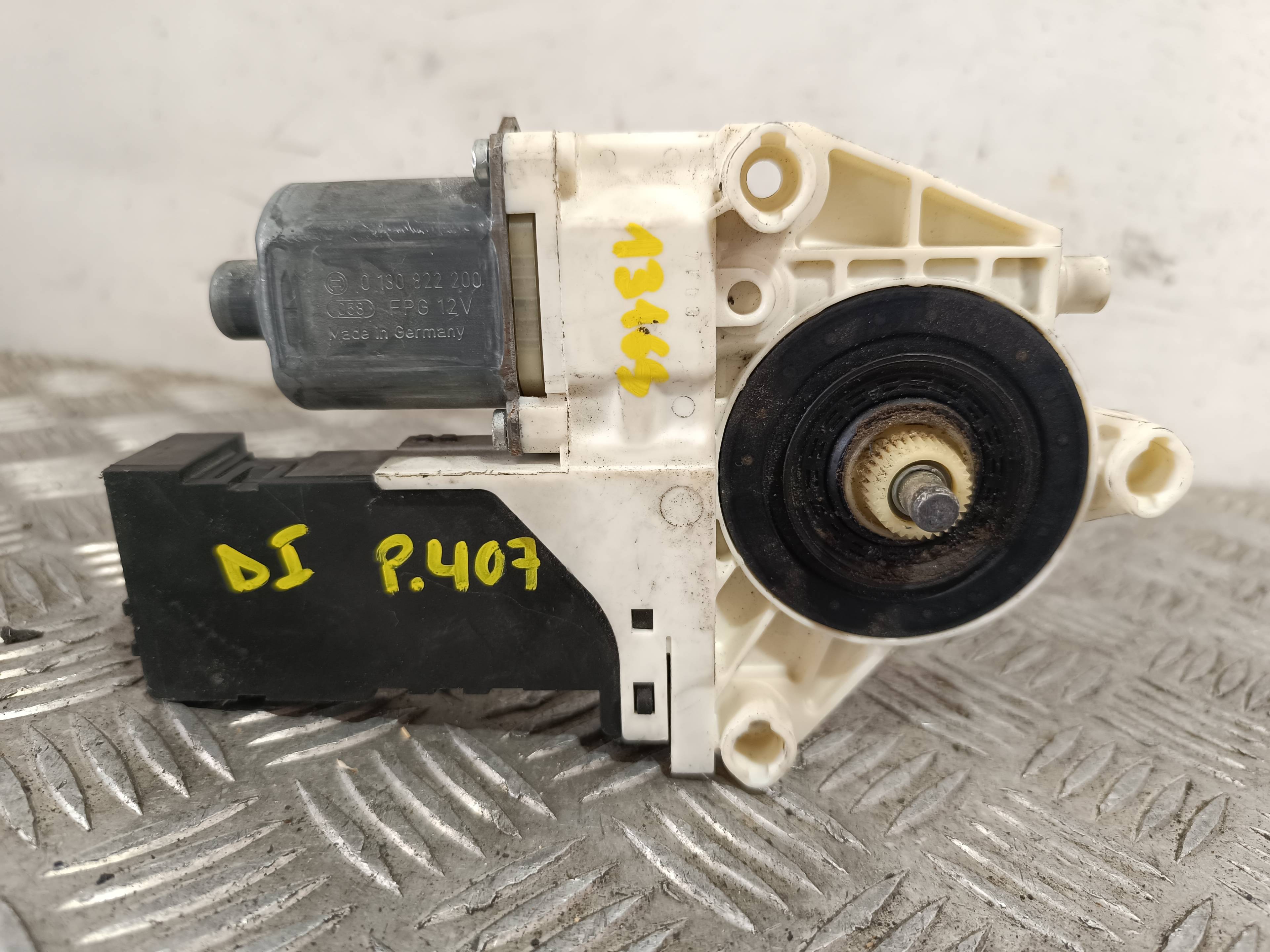 PEUGEOT 407 1 generation (2004-2010) Front Left Door Window Regulator Motor 0130822200 22847275