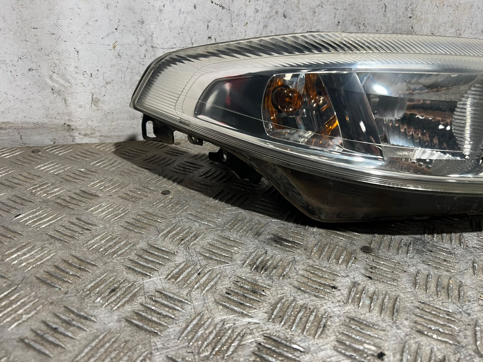 Headlamp rh 8200002847 de Renault Laguna ii 2001-2007 - pieza usada