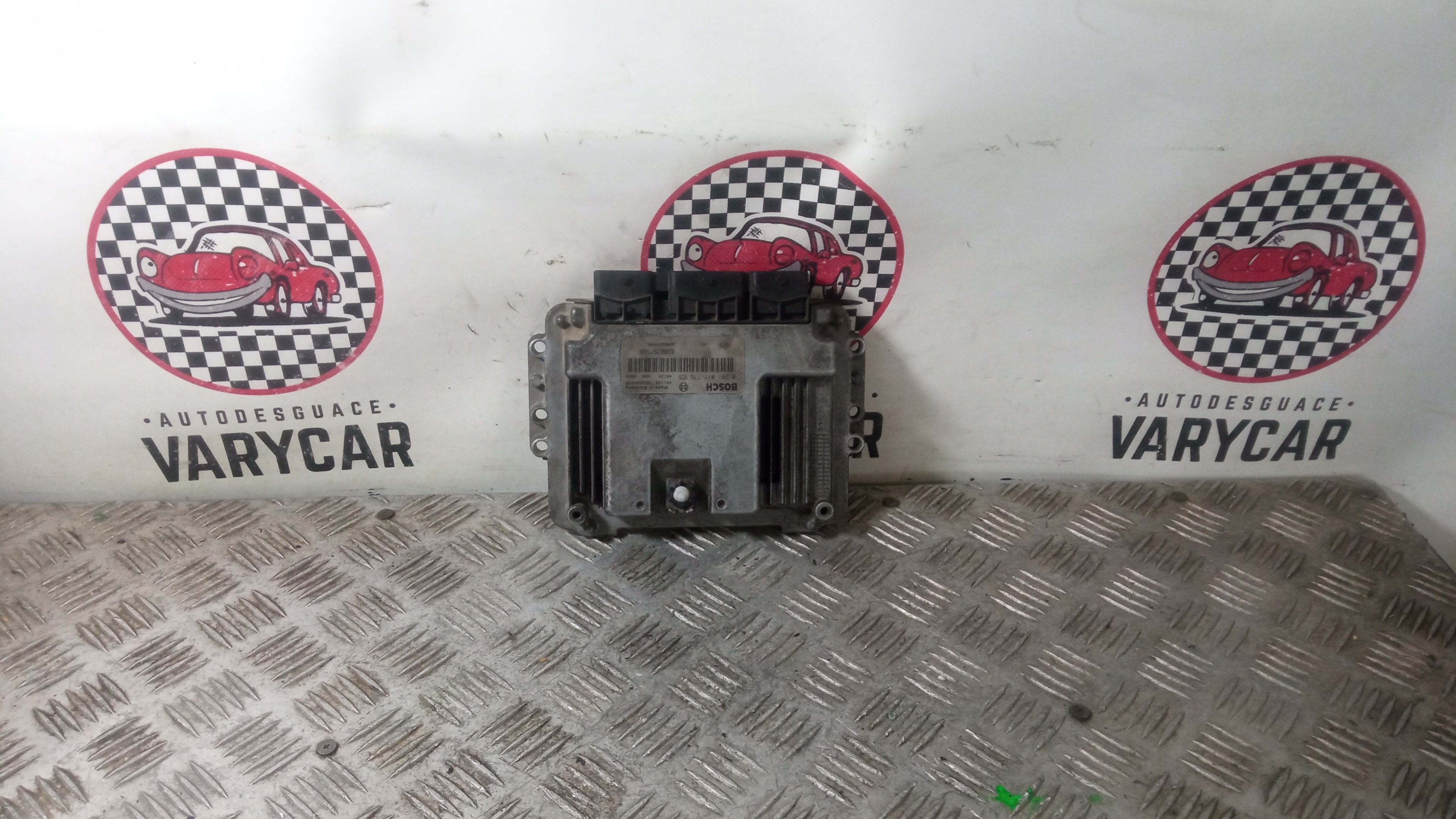 Switchboard engine uce 0281011776 de Renault Scénic ii (jm0/1_) 2003-2006