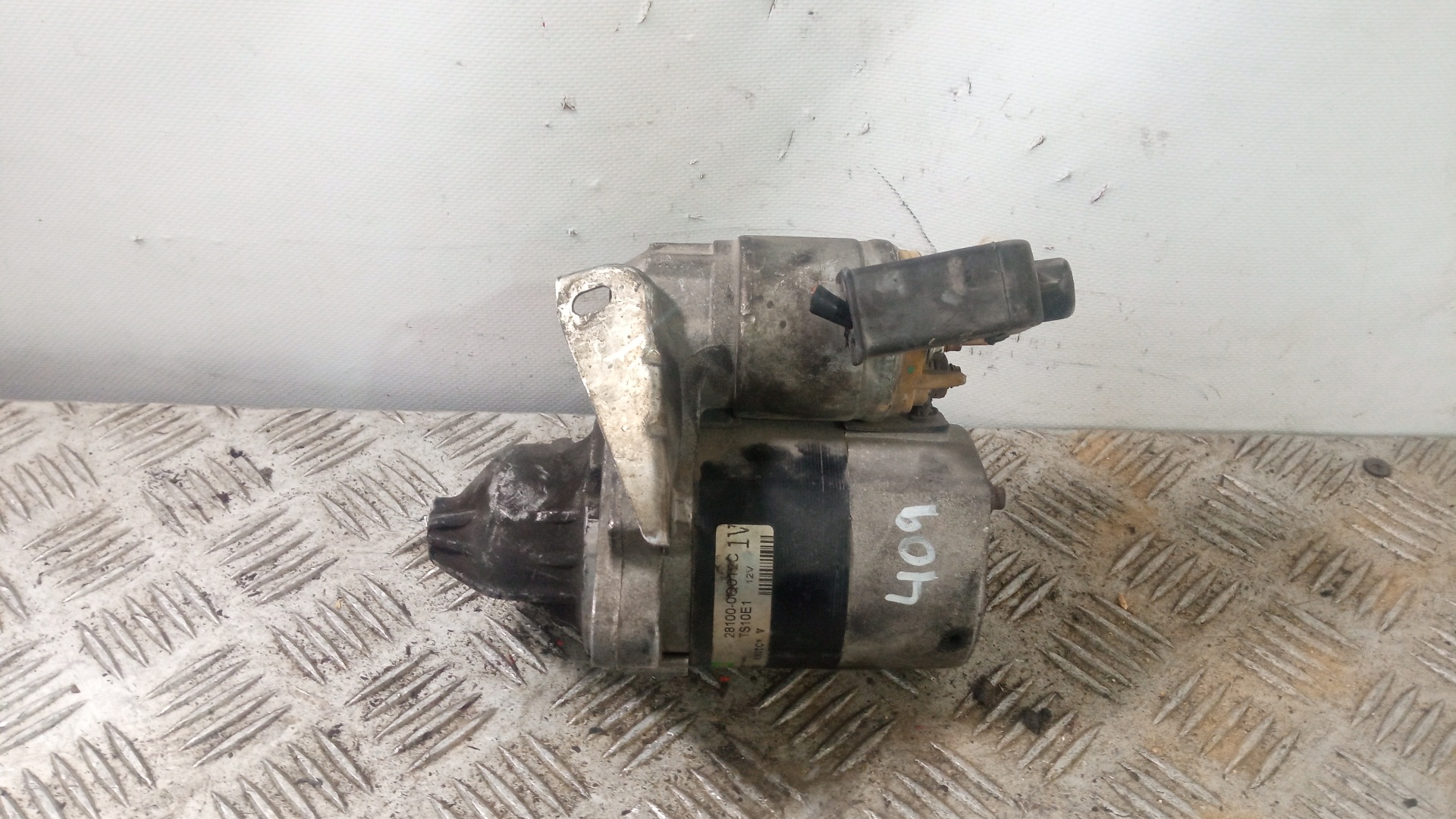 PEUGEOT 107 Peugeot 107 (2005-2014) Starter Motor 281000Q012C 22837370