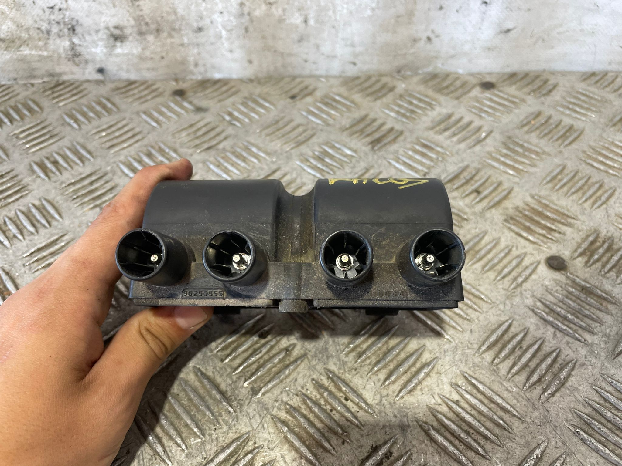 Bobina de encendido 96253555 de Daewoo Kalos 2002-2004 - pieza usada