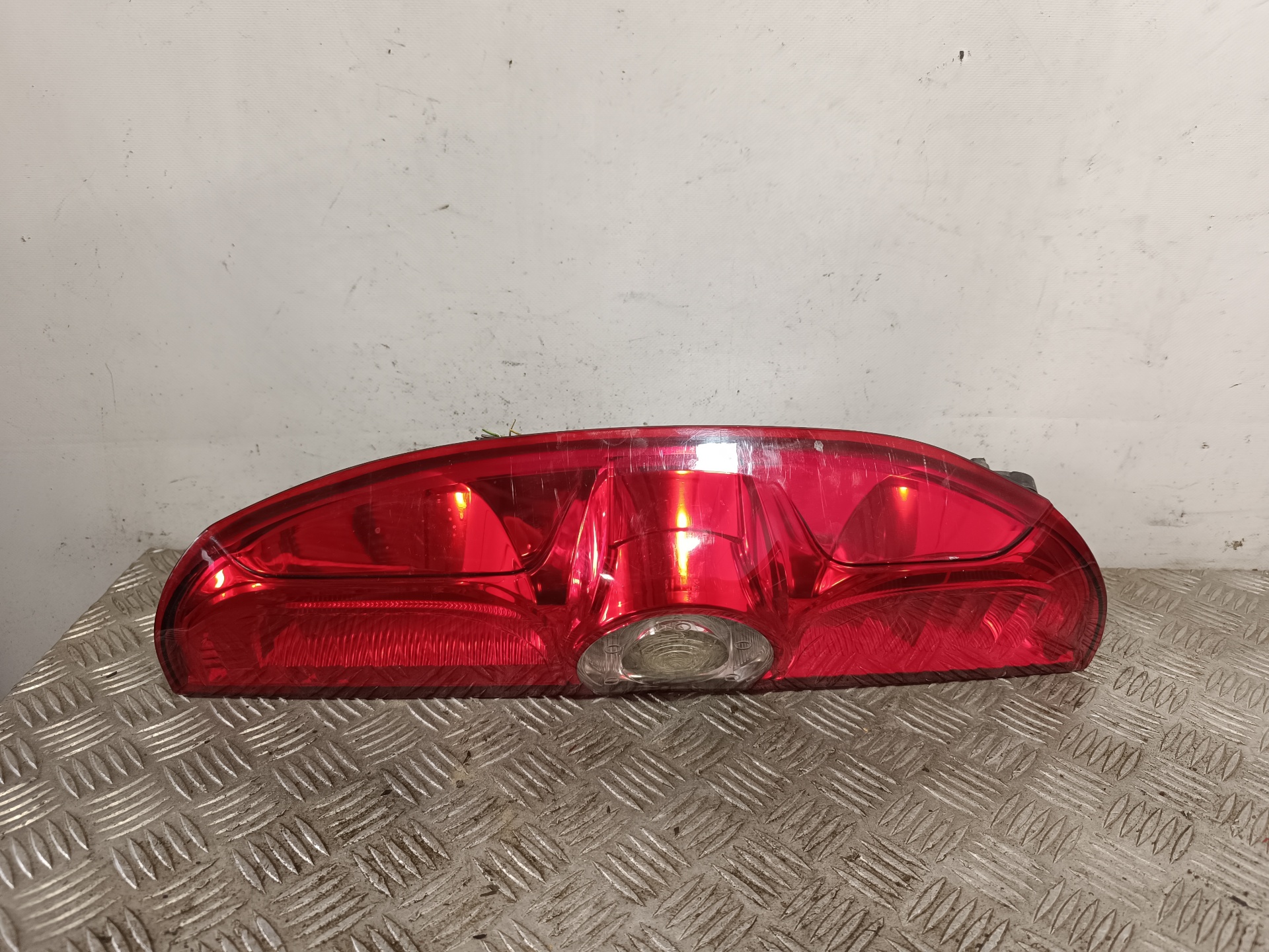 Rear lamp rh 00518106730 de Fiat Doblo limusina (263_) 2010-2014 - pieza usada