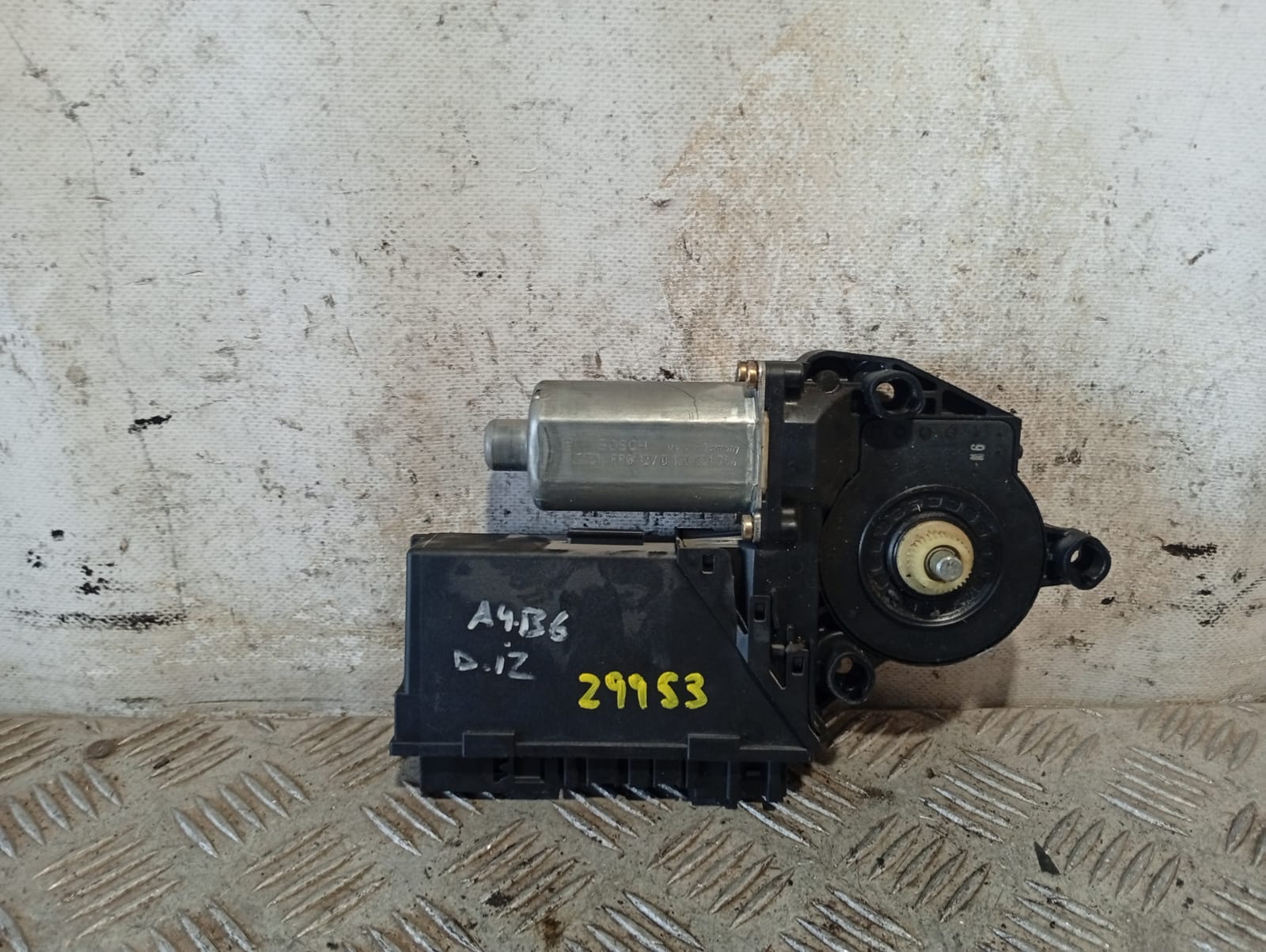 Fernsterhebermotor vorne links 0130821764 de Audi A4 2004-2008