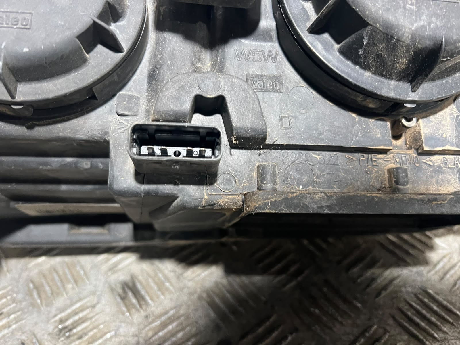 Headlamp rh 8200002847 de Renault Laguna ii 2001-2007 - pieza usada