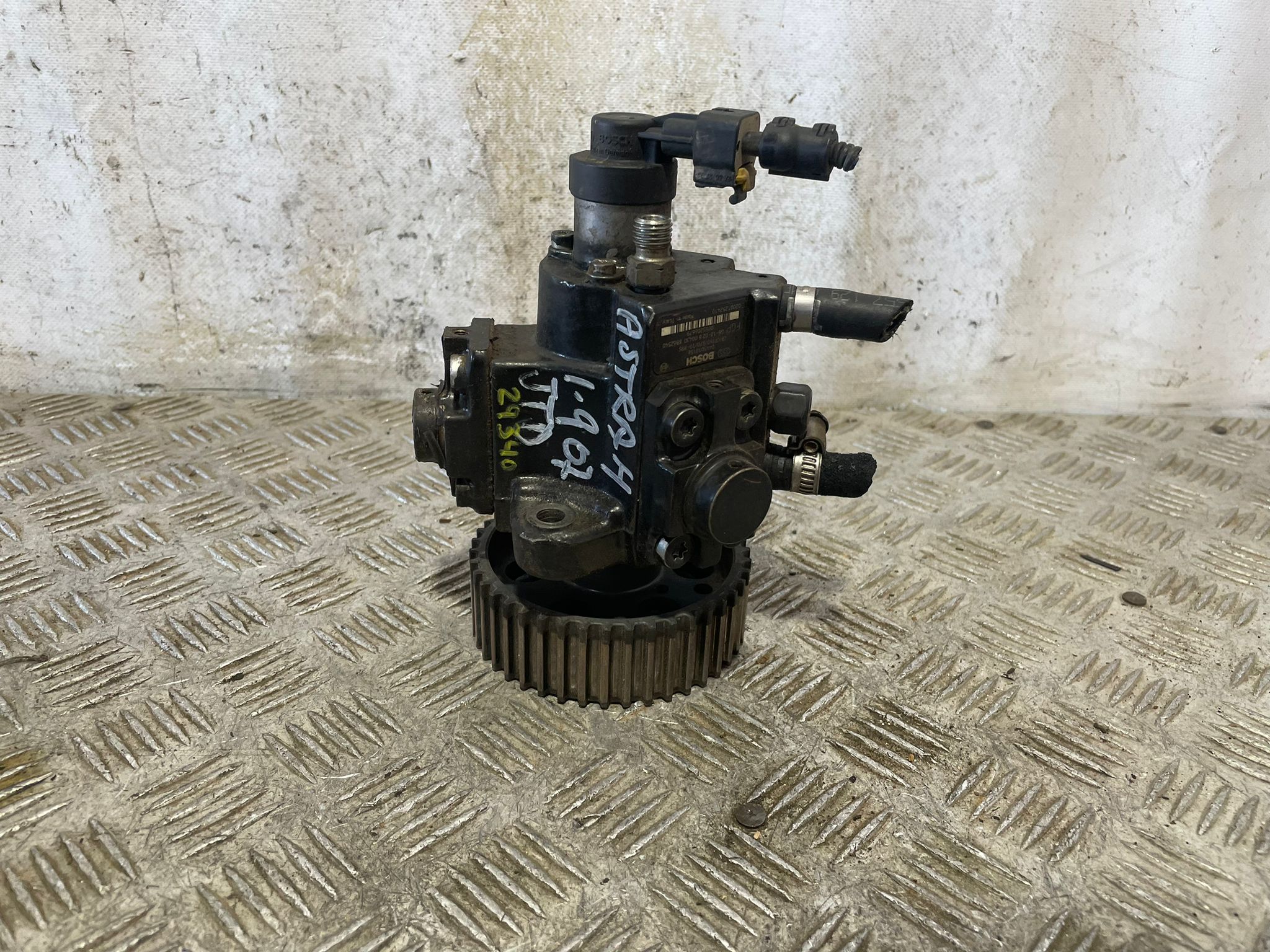 Injection pump 0445010156 de Opel Astra 2004-2007 - pieza usada