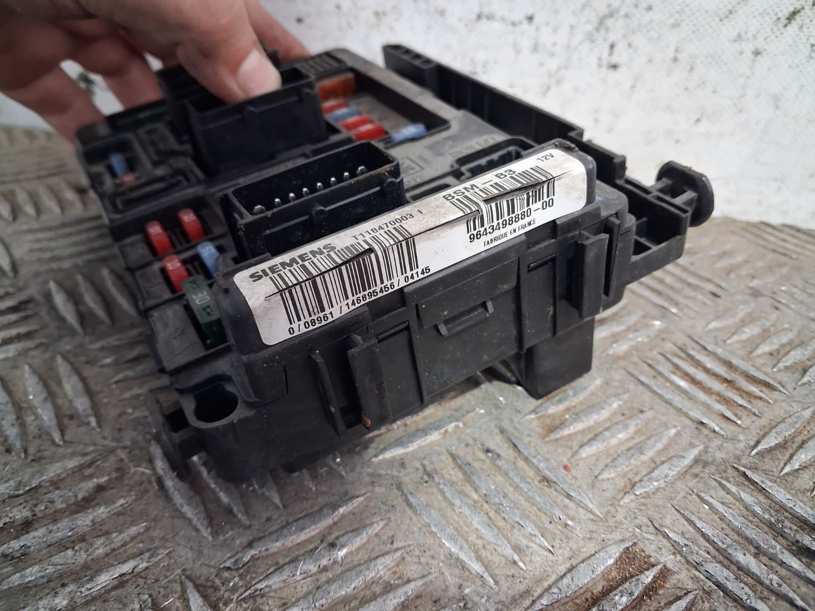 Caja de relés / fusibles 9643498880 de Citroen C5 2001-2004