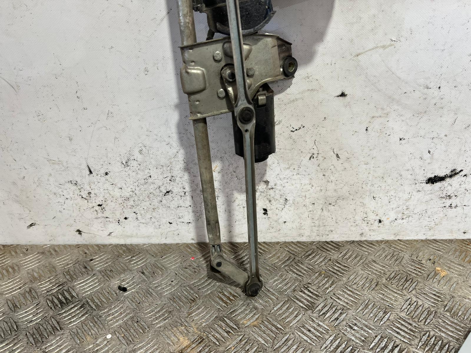 Motor limpia delantero 64343499 de Fiat Doblò 2005-0 - pieza usada