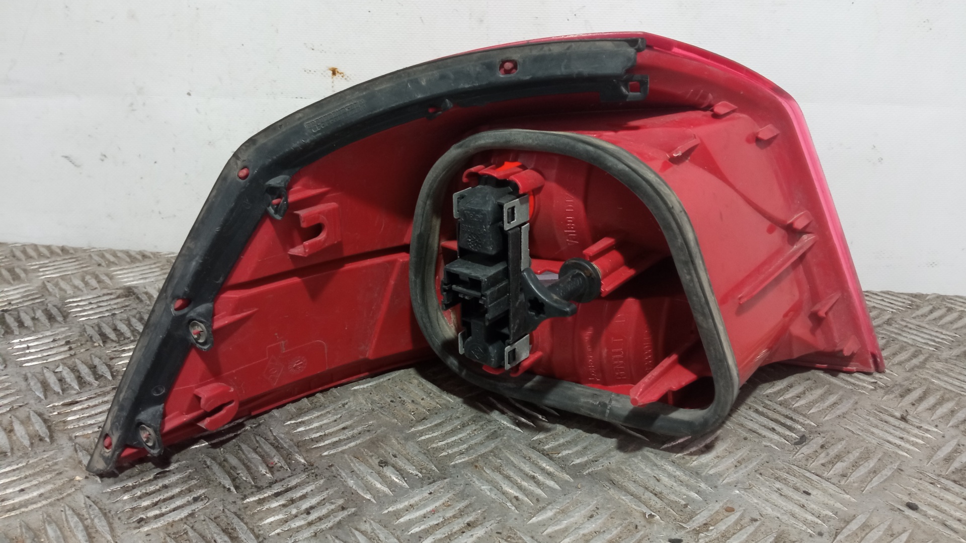 Rear lamp rh 8200014360 de Renault Vel satis (bj0_) 2002-2009 - pieza usada