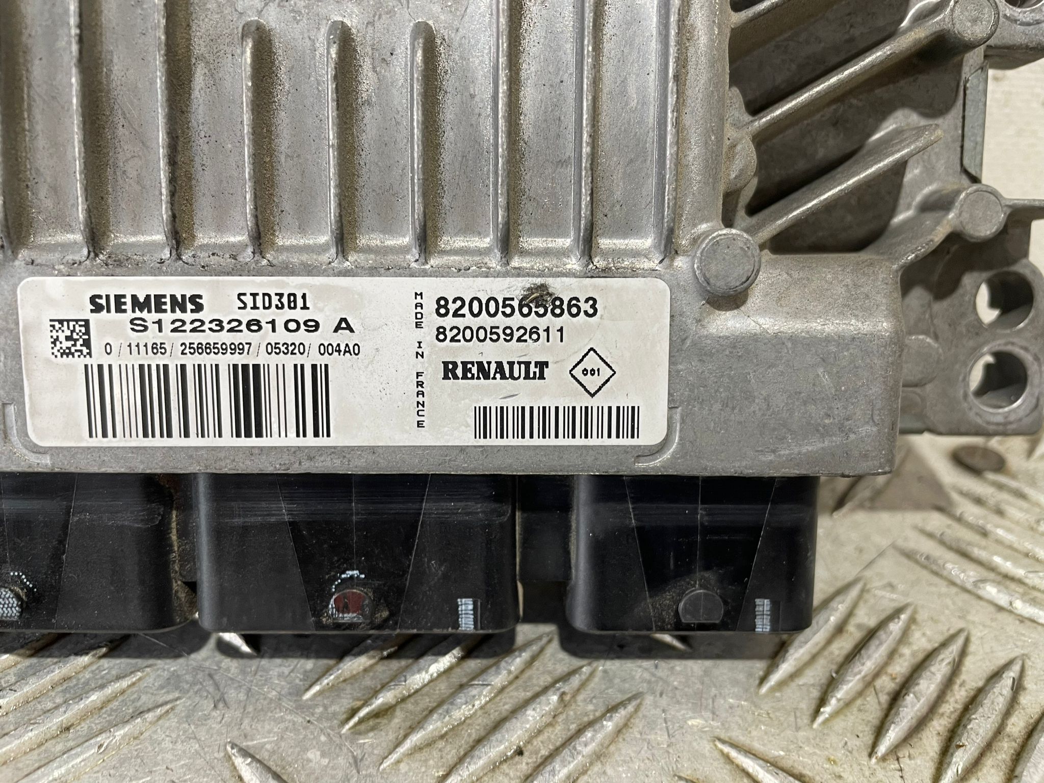 Motorsteuergerät 8200565863 de Renault Scénic ii (jm0/1_) 2003-2006 - pieza usada