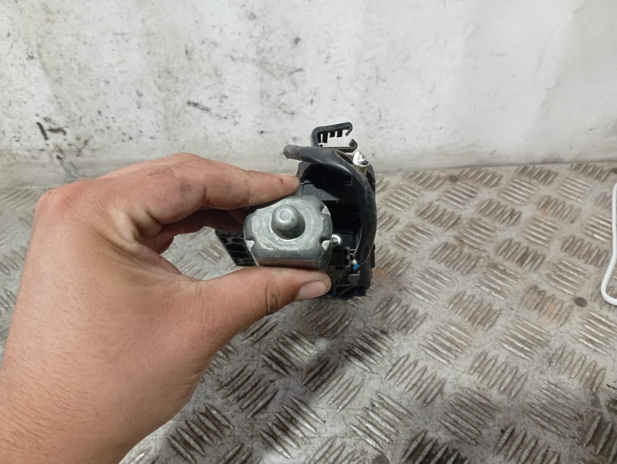 Sunroof electric motor 0390203228 de Peugeot 307 2005-2009 - pieza usada