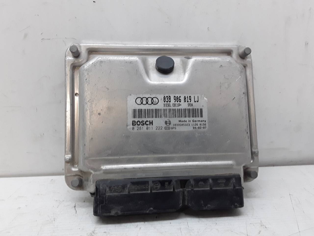 SUZUKI A4 B6/8E (2000-2005) Moottorin ohjausyksikkö ECU 0389060019LJ 19054206