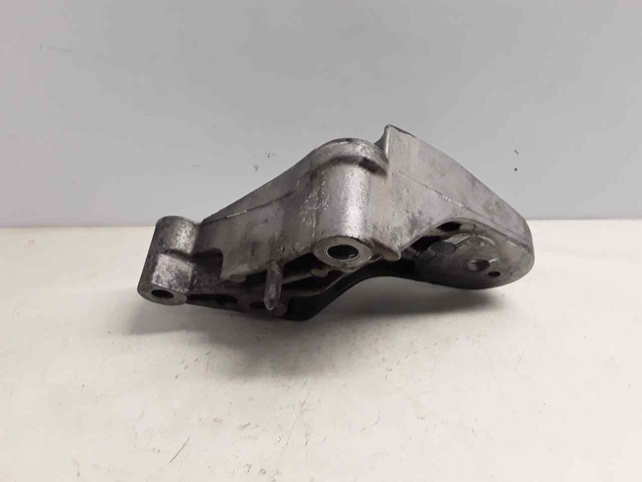 RENAULT Espace 4 generation (2002-2014) Right Side Engine Mount 8200405211 25625972