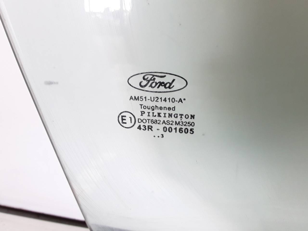 FORD C-Max 2 generation (2010-2019) Priekšējo labo durvju logs AM51U21410A 18957239