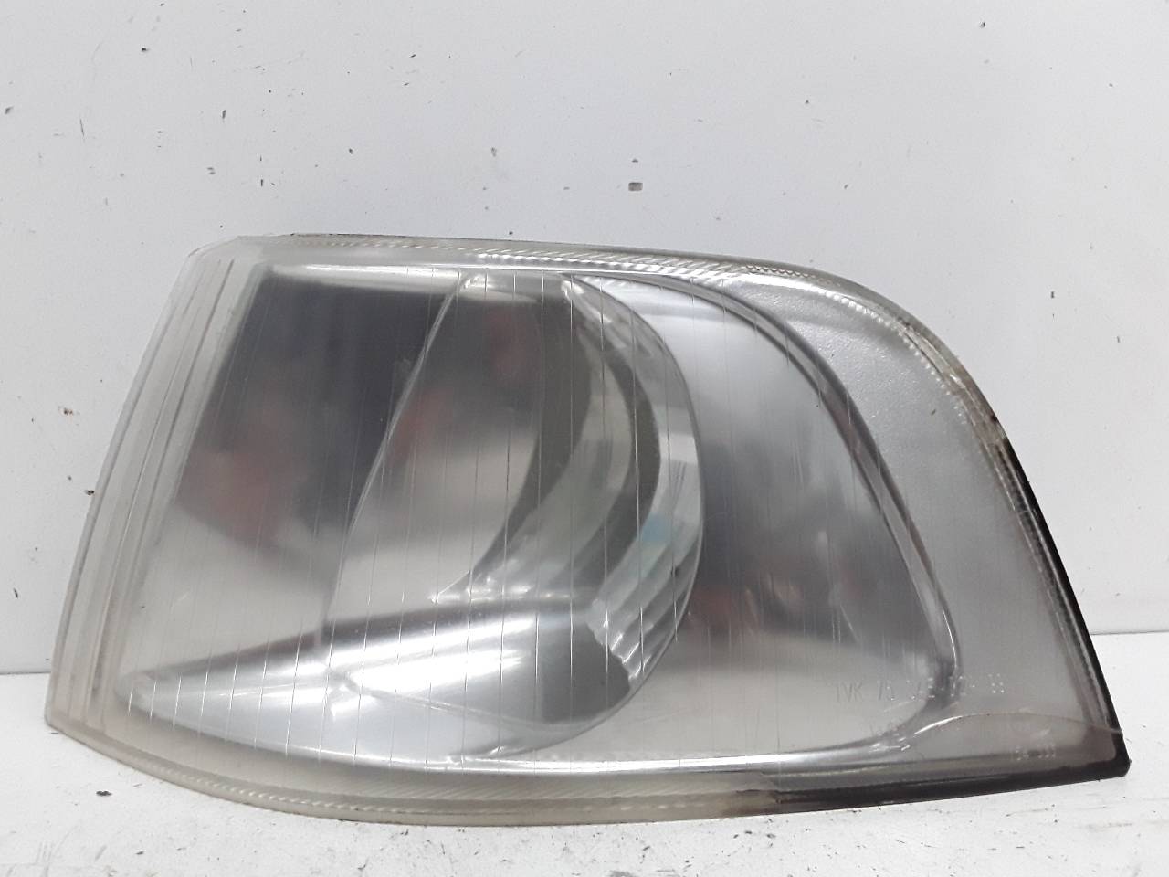 VOLVO V40 1 generation (1996-2004) Semnalizare aripa dreapta față 30865562 19039068