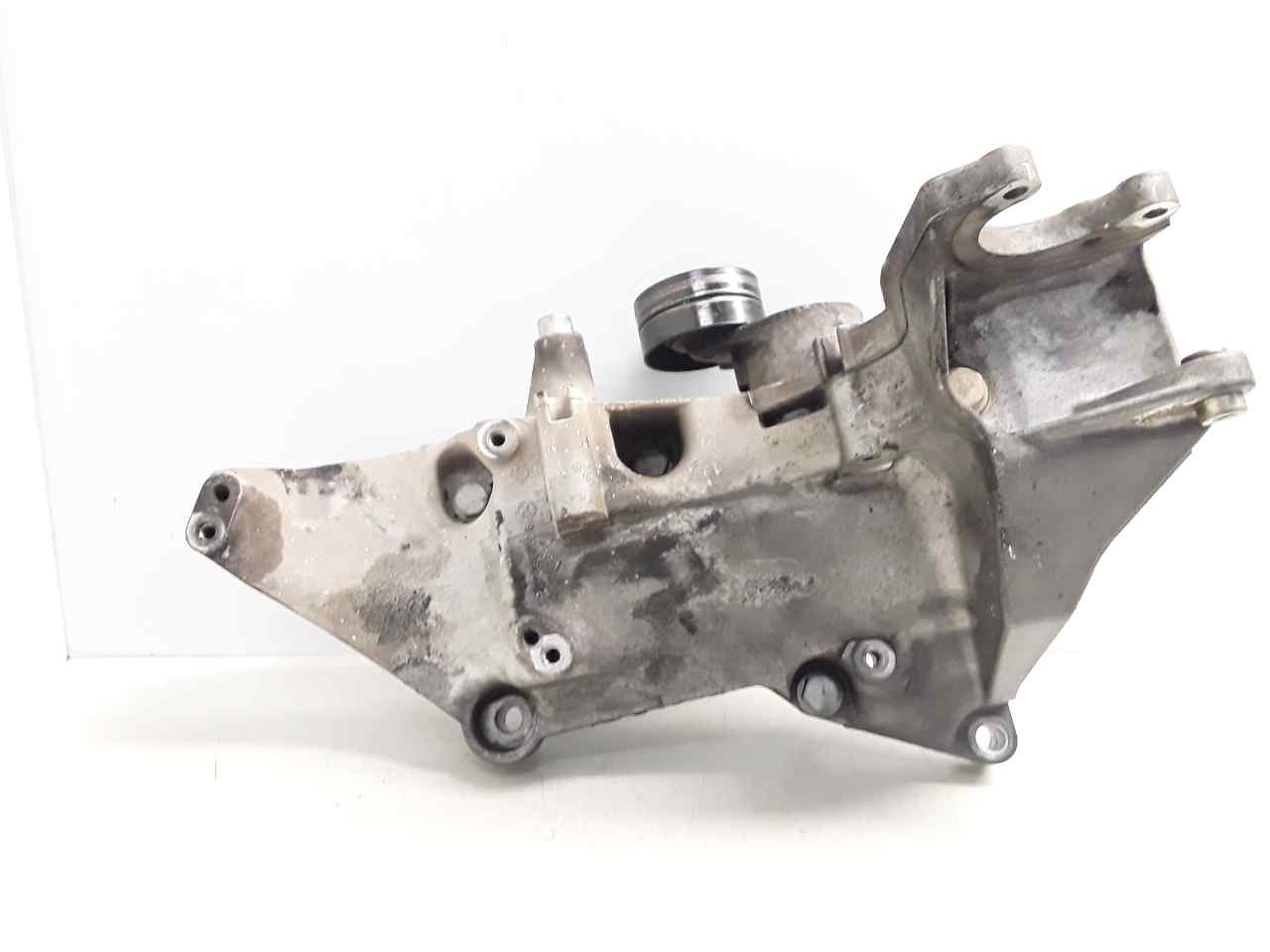 RENAULT Laguna 2 generation (2001-2007) Alternator bracket 8200183234 25627071