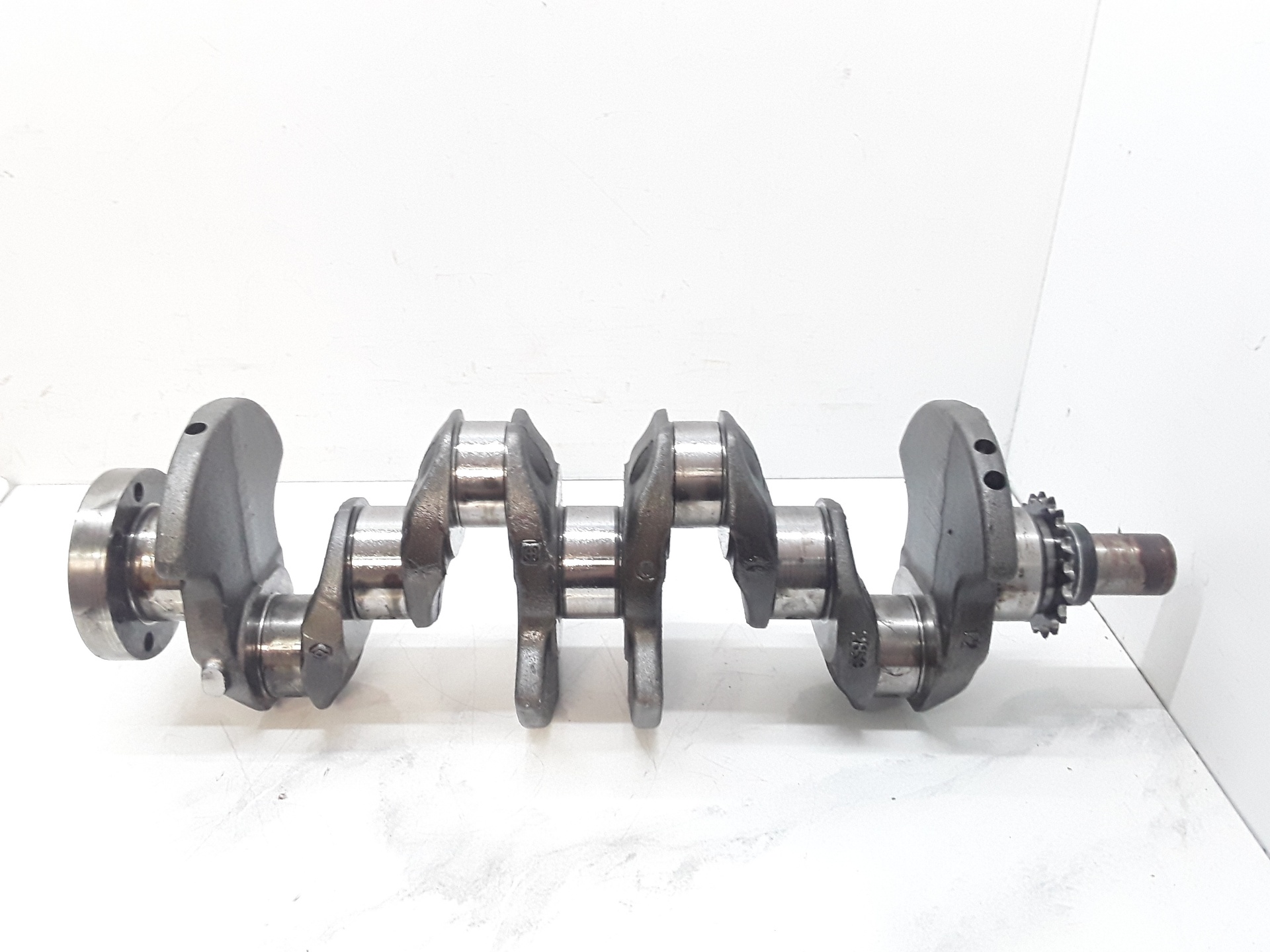 DACIA Duster 1 generation (2010-2017) Crankshaft 122011649R 19142896