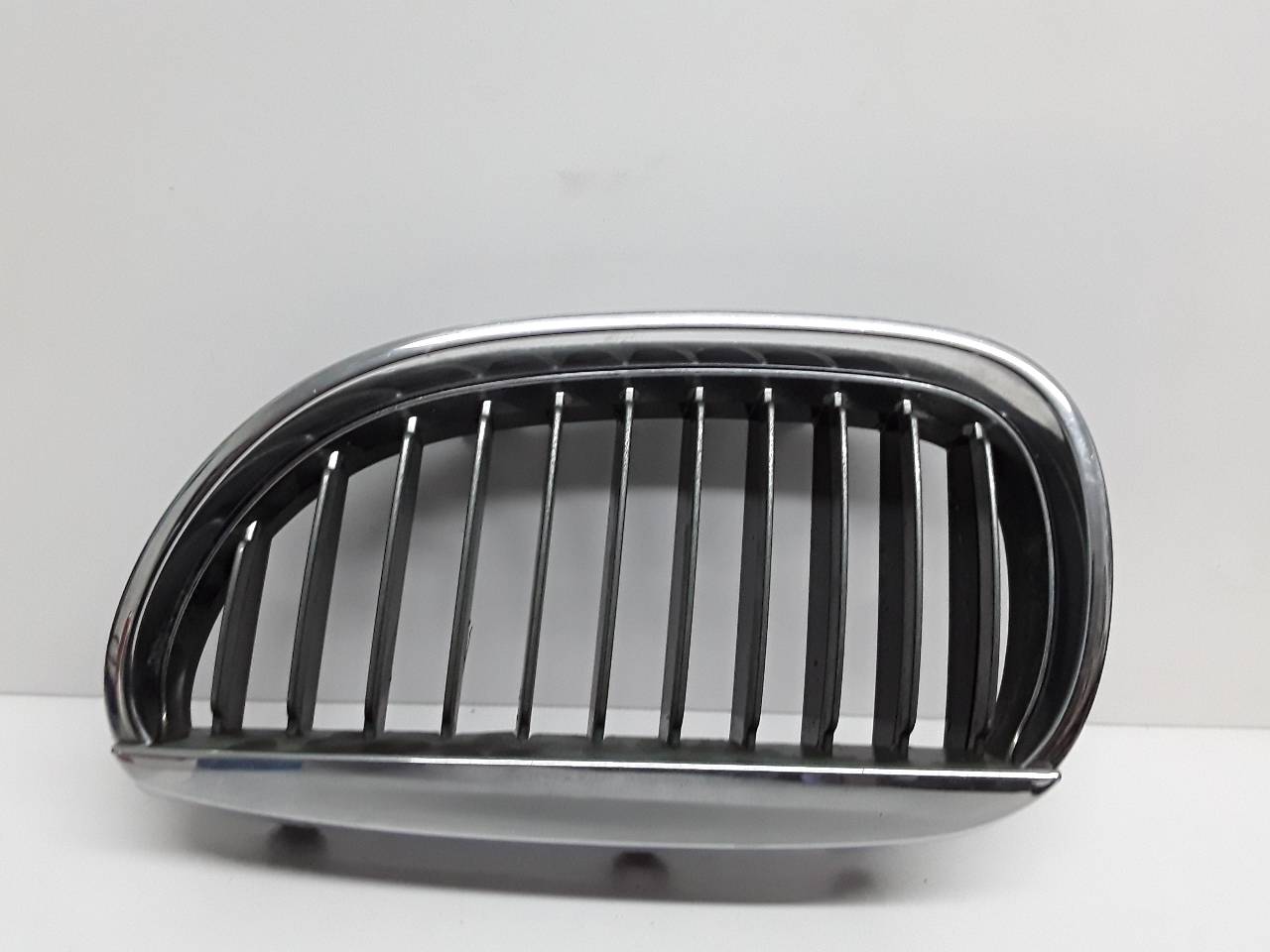 BMW 5 Series E60/E61 (2003-2010) Priekinės radiatoriaus grotelės 7065702 19038276