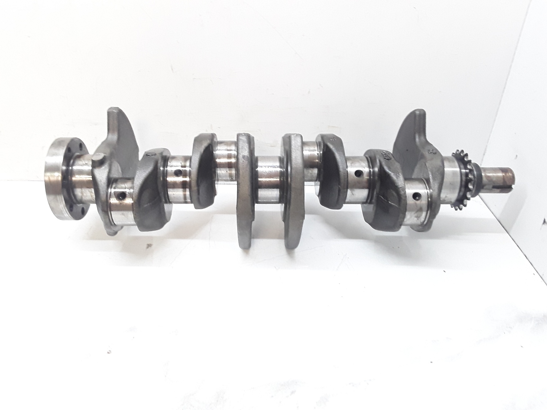 DACIA Duster 1 generation (2010-2017) Crankshaft 122011649R 19142896