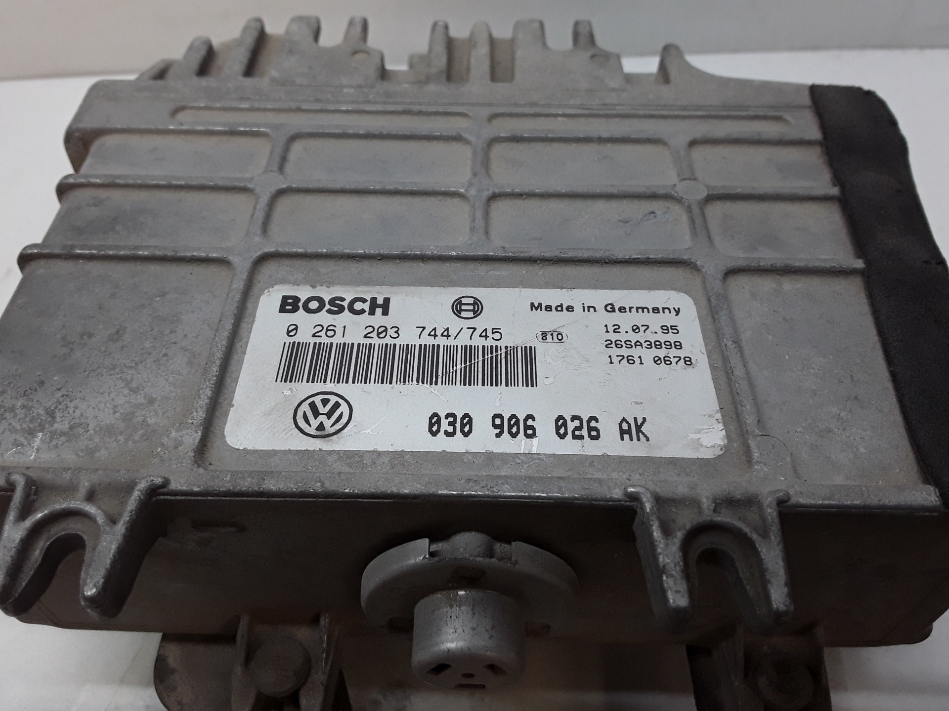 NISSAN Polo 3 generation (1994-2002) Engine Control Unit ECU 0261203744 19068875