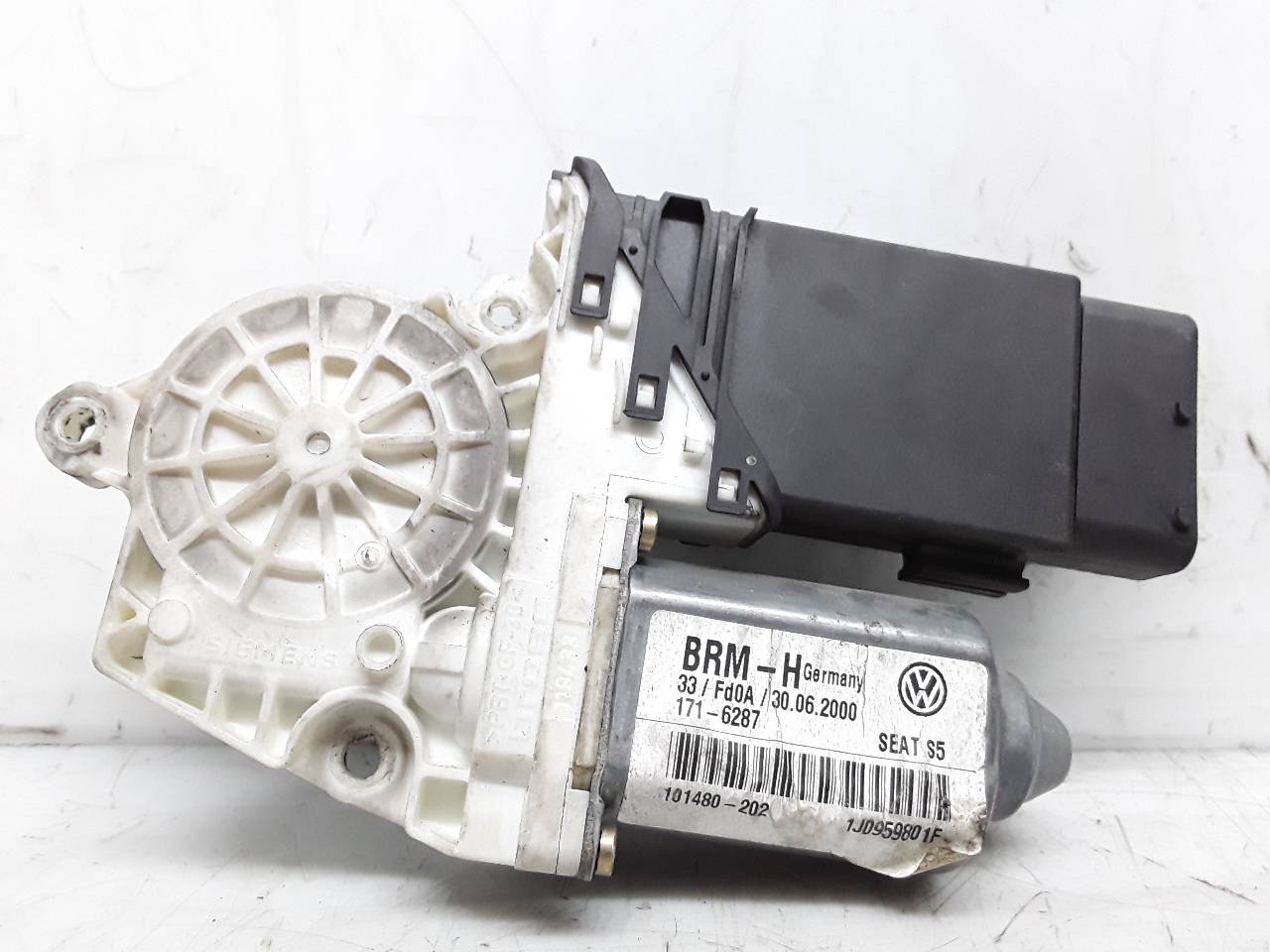 NISSAN Toledo 2 generation (1999-2006) Front Left Door Window Regulator Motor 1J0959801F 19012880