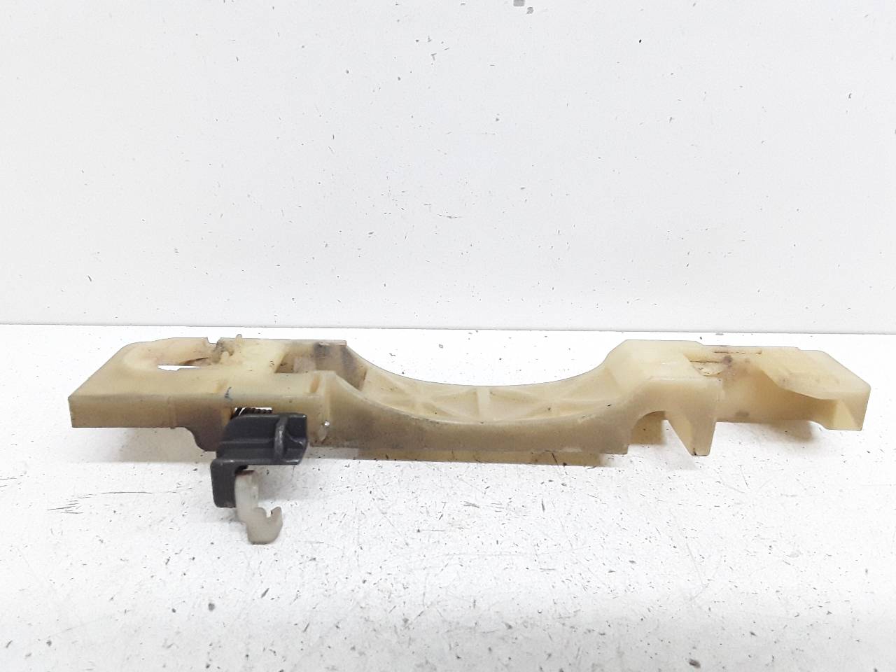 HYUNDAI Accent MC (2006-2011) Front Left Door Interior Handle Frame 826101E000FZ 25613595