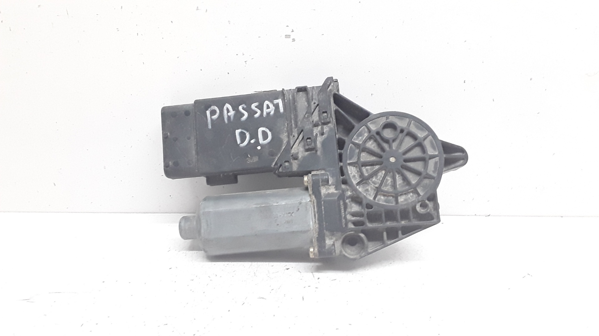 FORD Passat B3 (1988-1993) Front Right Door Window Control Motor 0130821694 20392864