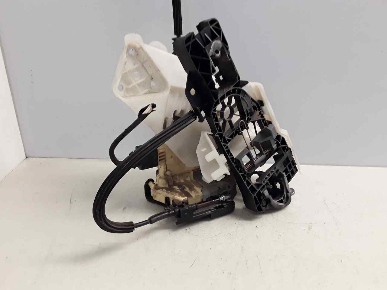 VOLKSWAGEN Passat Variant 1 generation (2010-2024) Rear Left Door Lock 3C4839014A 25968321