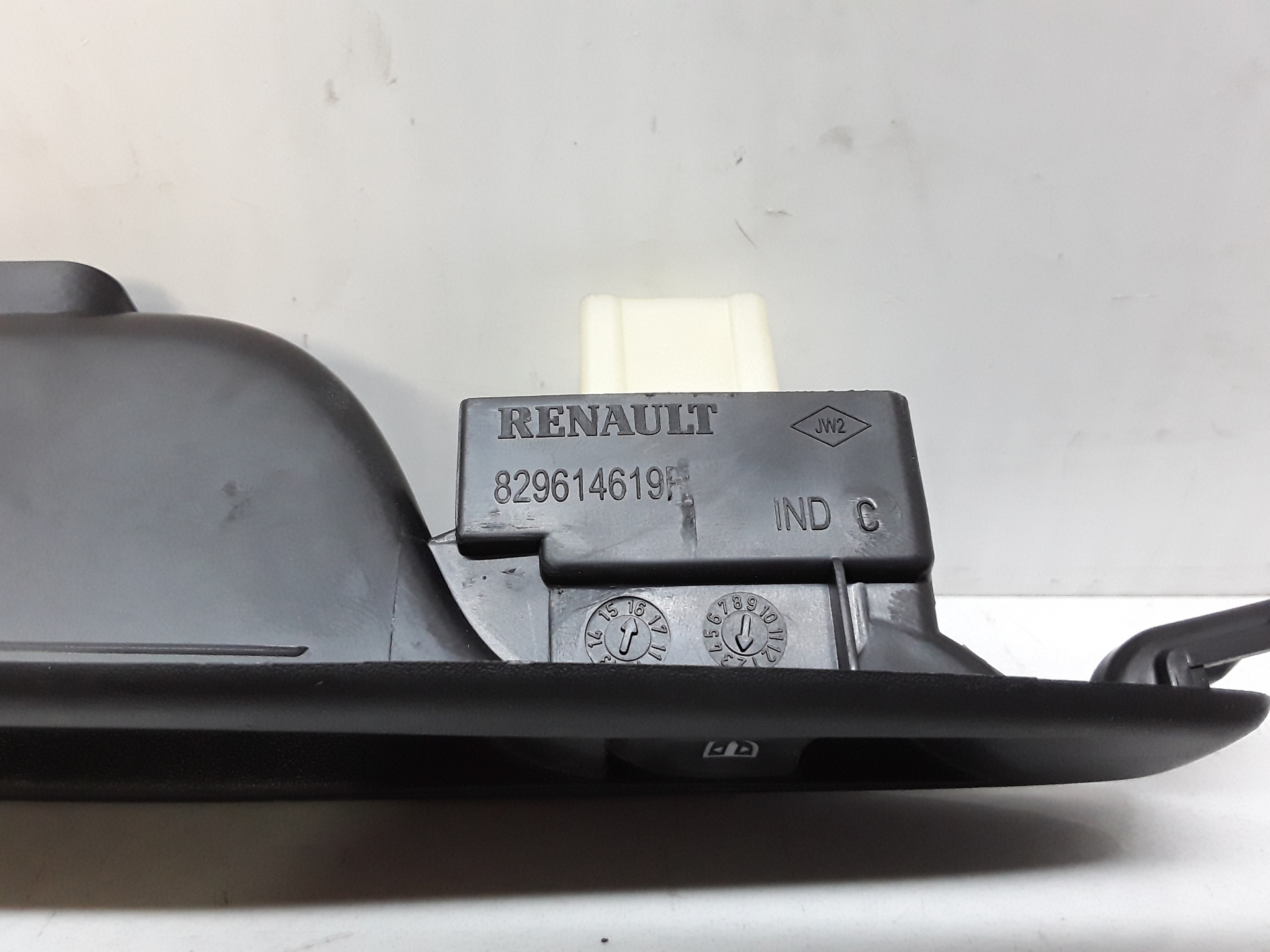 RENAULT Captur 1 generation (2013-2019) Comutator de control geam ușă  dreapta spate 829614619R 19064631